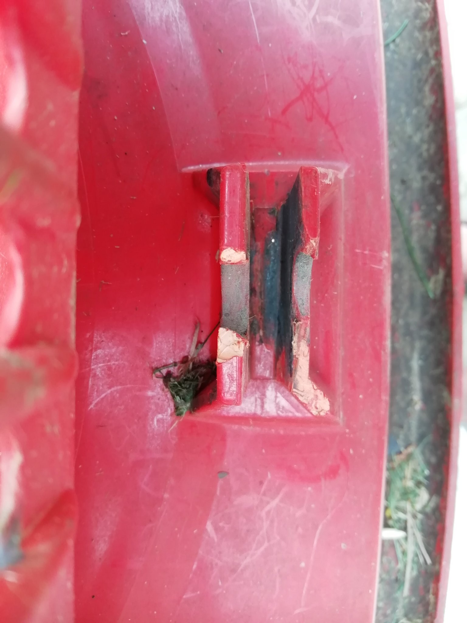 Sửa chữa deck máy cắt cỏ Flymo 25 năm tuổi