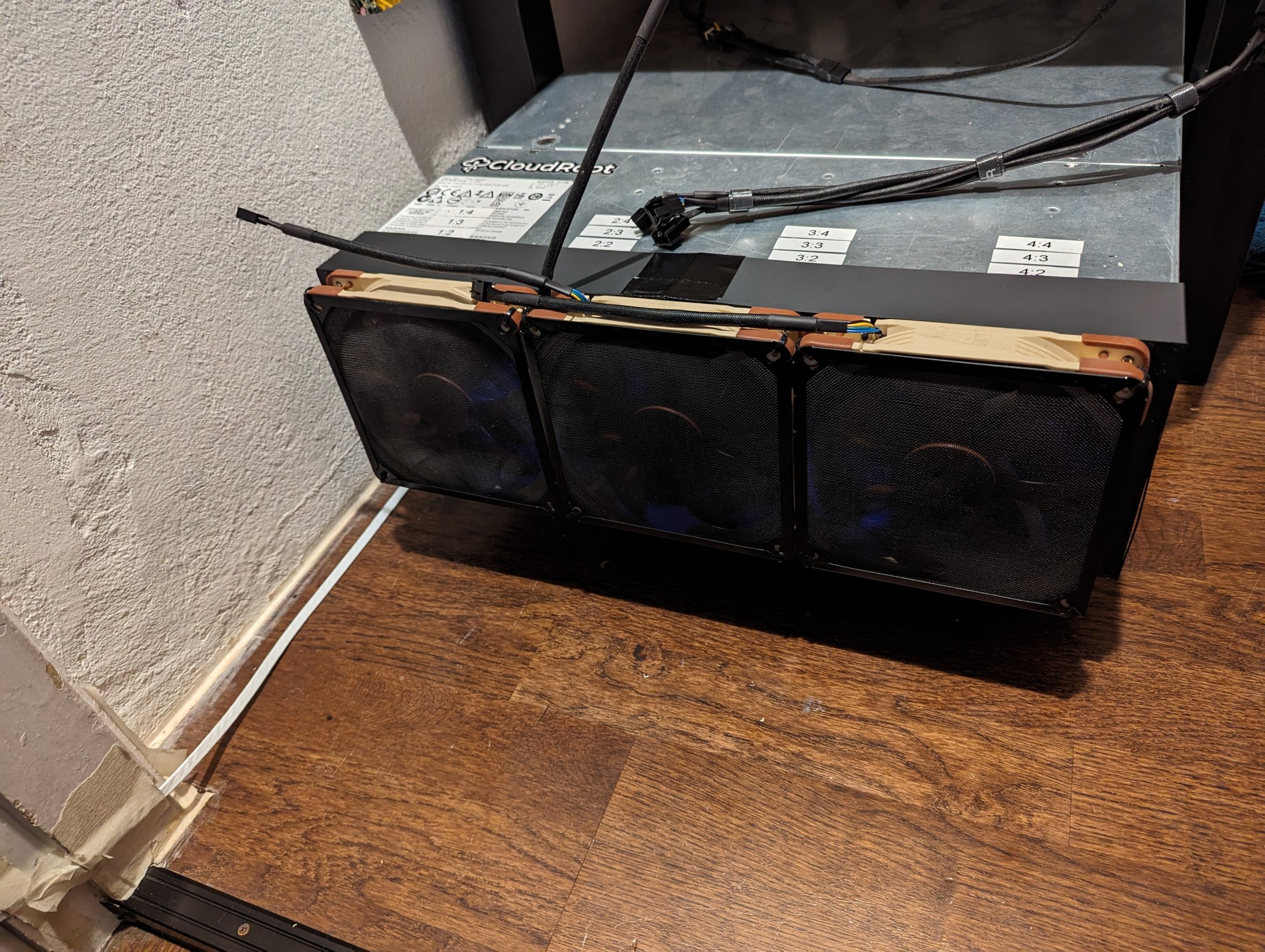 Giá đỡ quạt trước cho máy chủ Supermicro 836 3U với 3 quạt 140mm