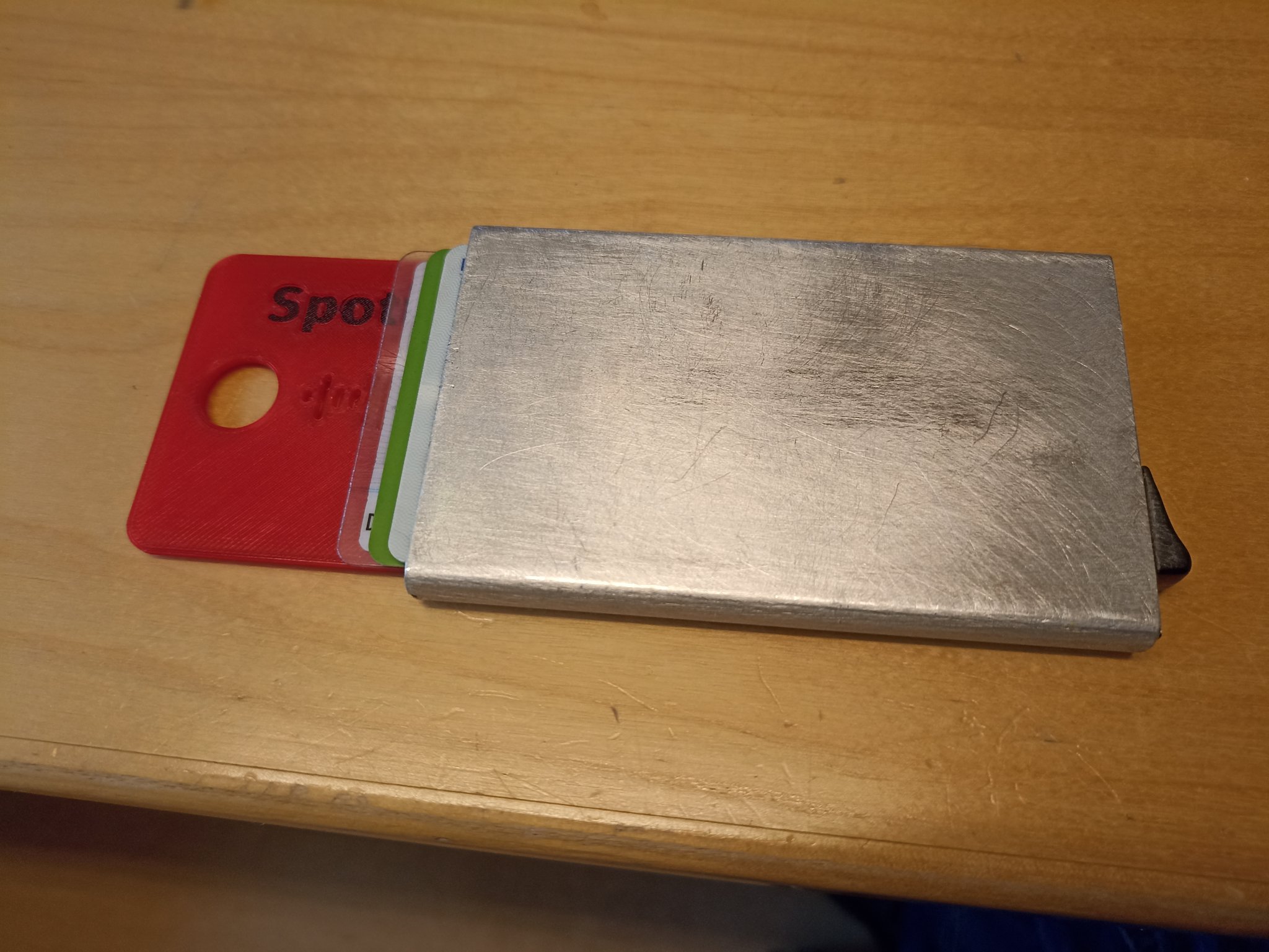 Thẻ Spotify để trong ví và tặng bất cứ lúc nào