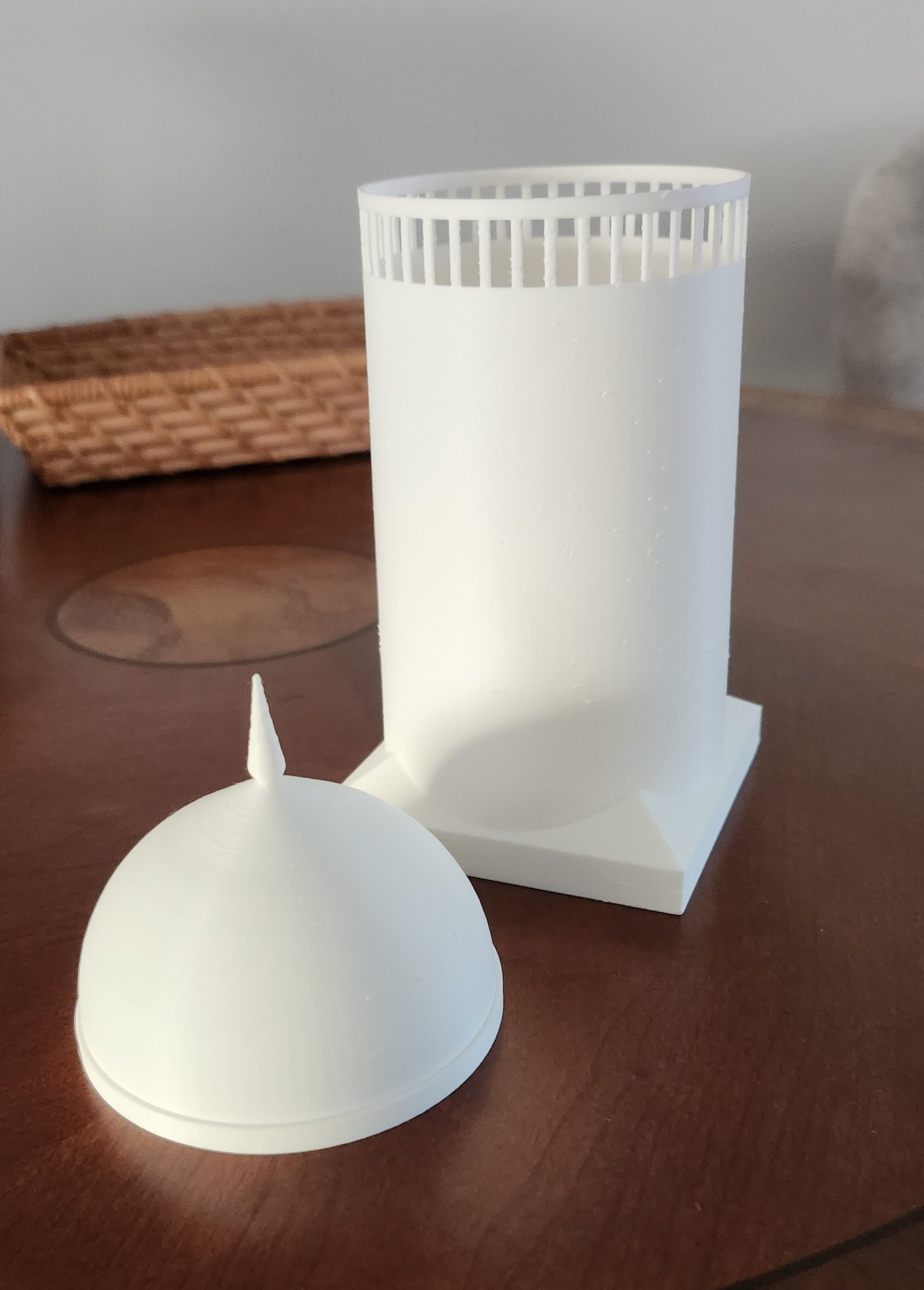 Giá đỡ bút hình ống khói Alentejo độc đáo từ Bồ Đào Nha