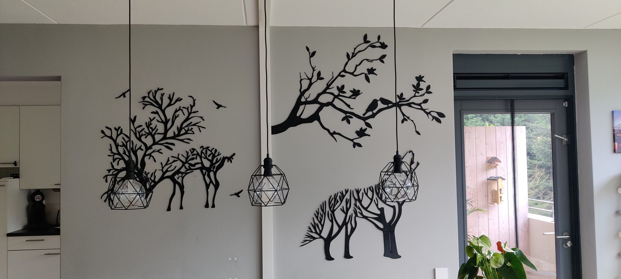 Chậu hoa mùa xuân không khung tranh với chim và cành cây