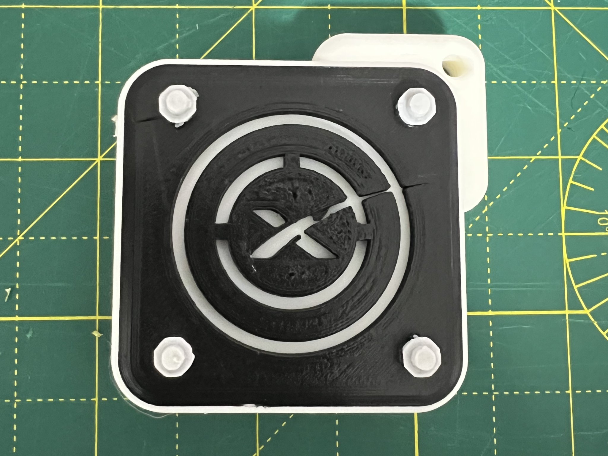 Móc khóa chunky với logo Space X