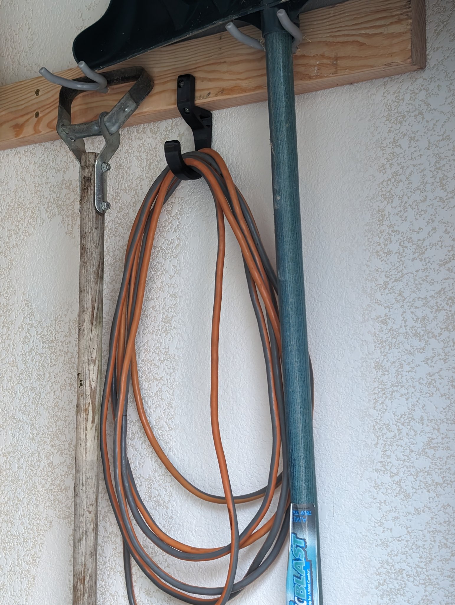 Giá treo dây 2x4 thiết kế cho in 3D xếp chồng