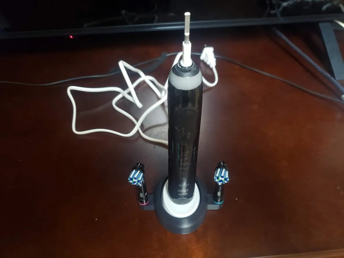 Nắp sạc Oral-B 3757 với giá đỡ đầu bàn chải đánh răng