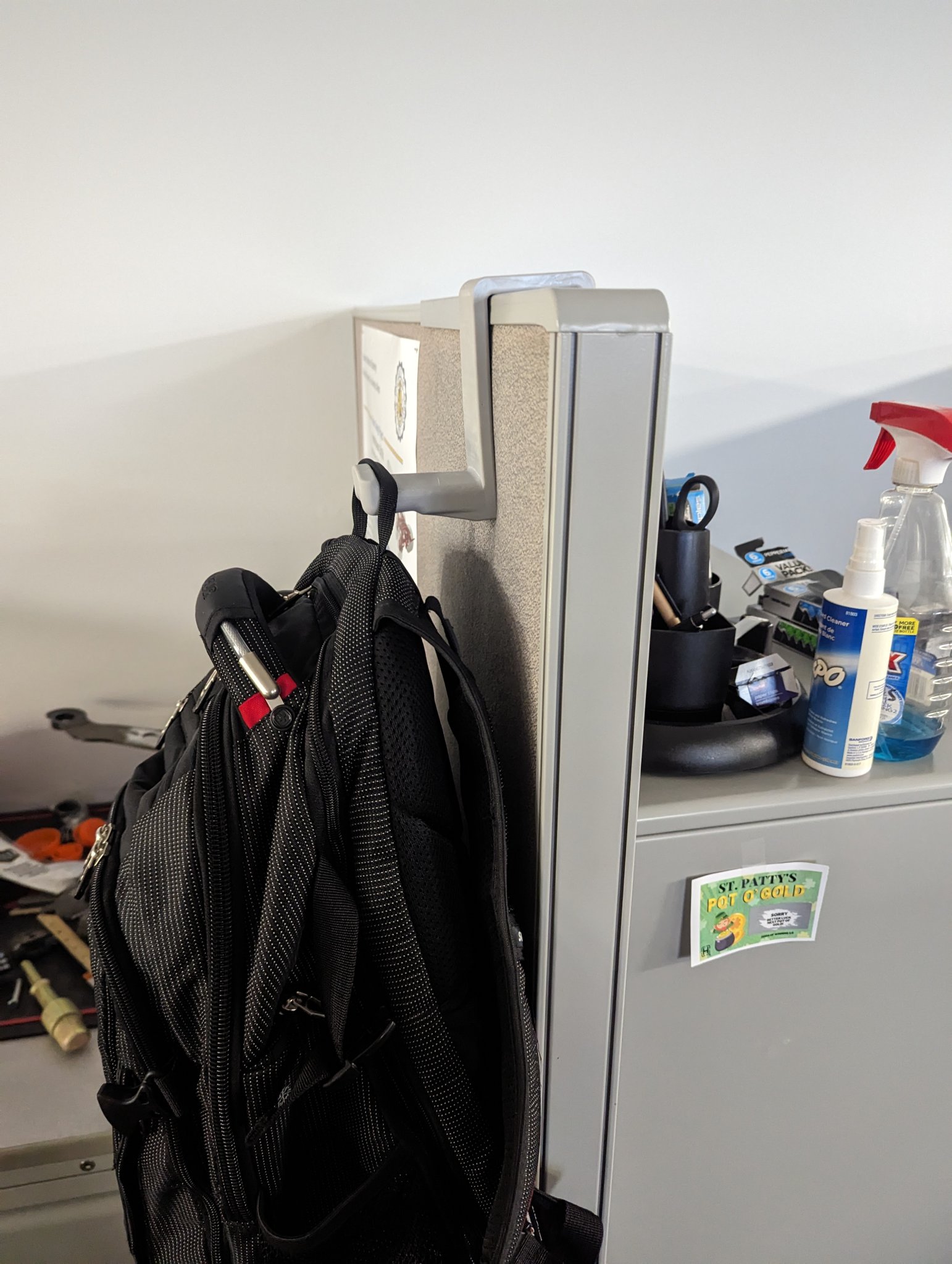 Móc treo mũ bảo hiểm cho tường văn phòng 2 inch