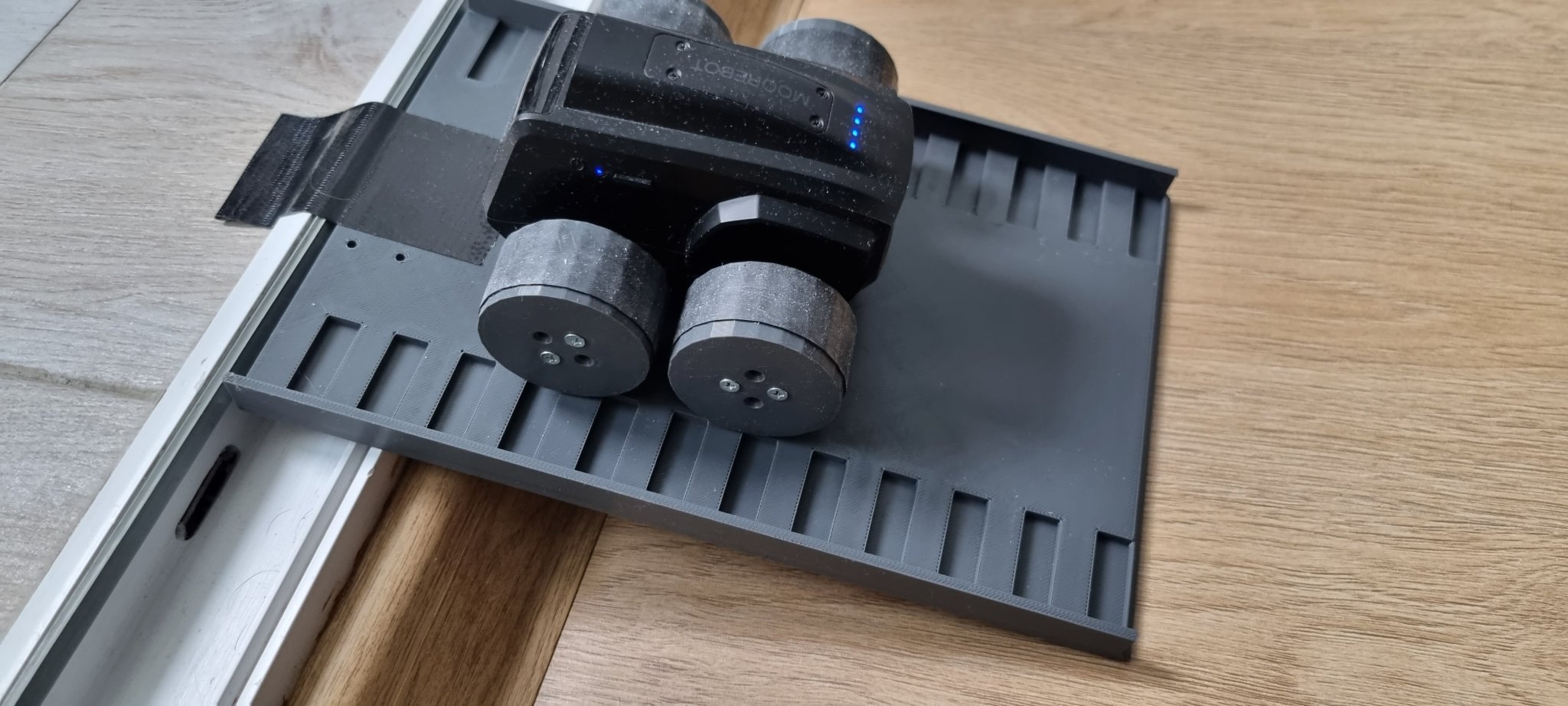 Ramp cho robot giám sát Moorebot Scout lên ban công