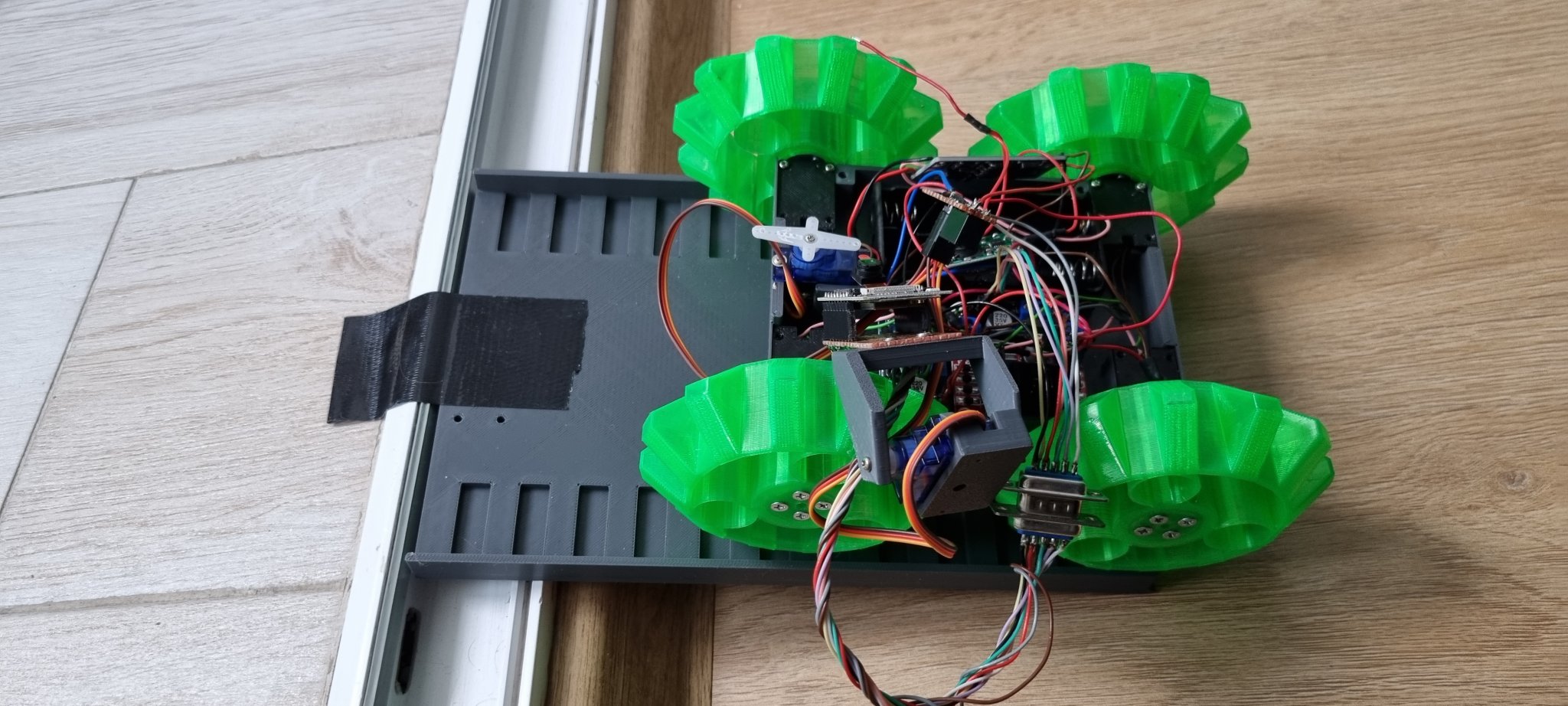 Ramp cho robot giám sát Moorebot Scout lên ban công