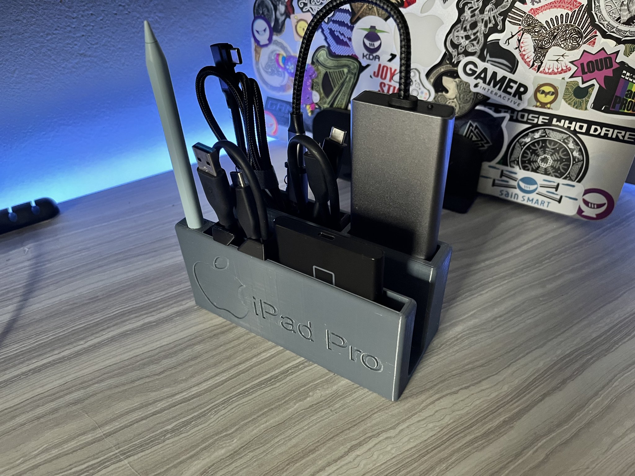 Giá đỡ đứng dọc cho iPad Pro 12.9 inch Logitech Combo Touch