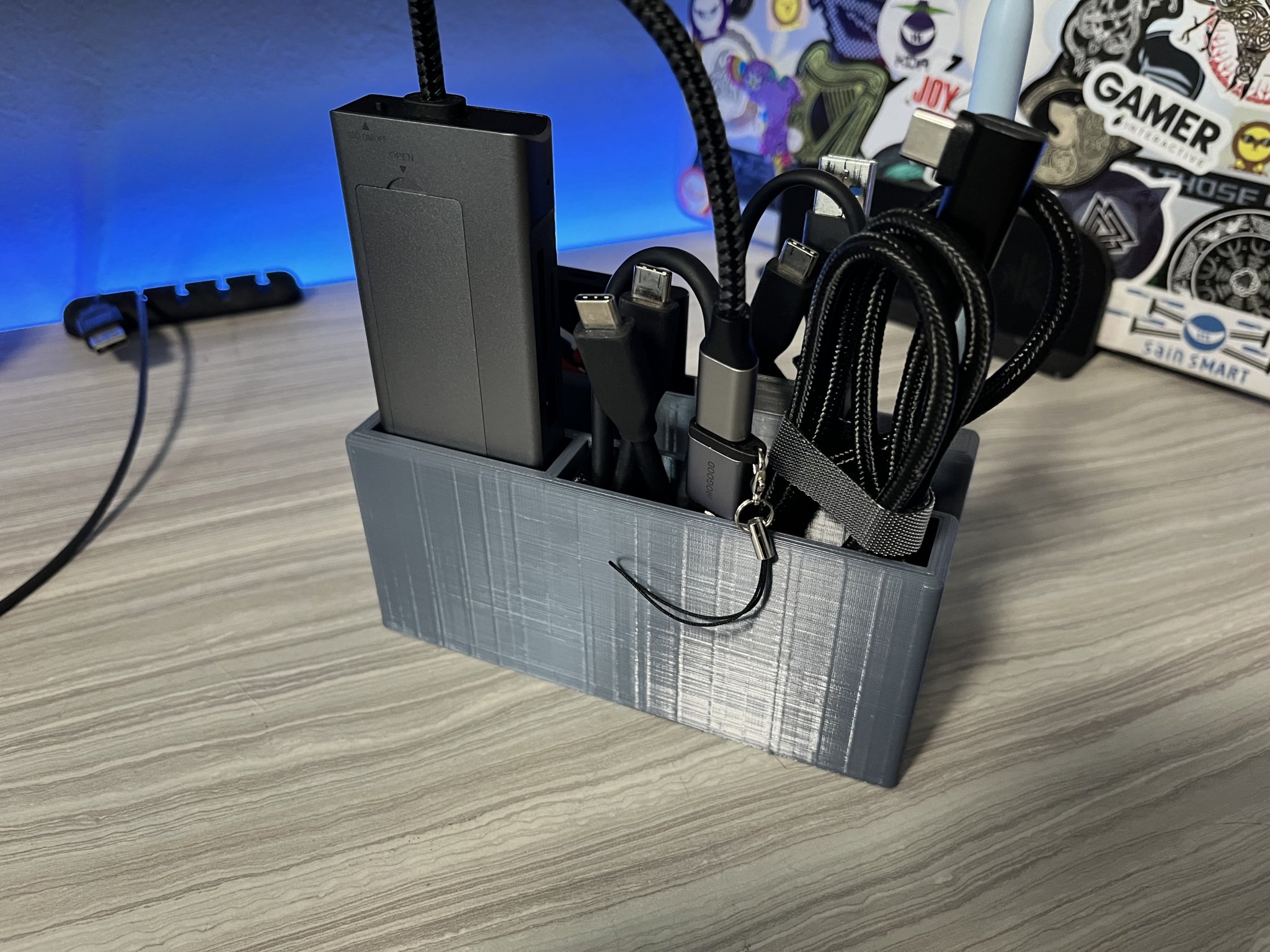 Giá đỡ đứng dọc cho iPad Pro 12.9 inch Logitech Combo Touch