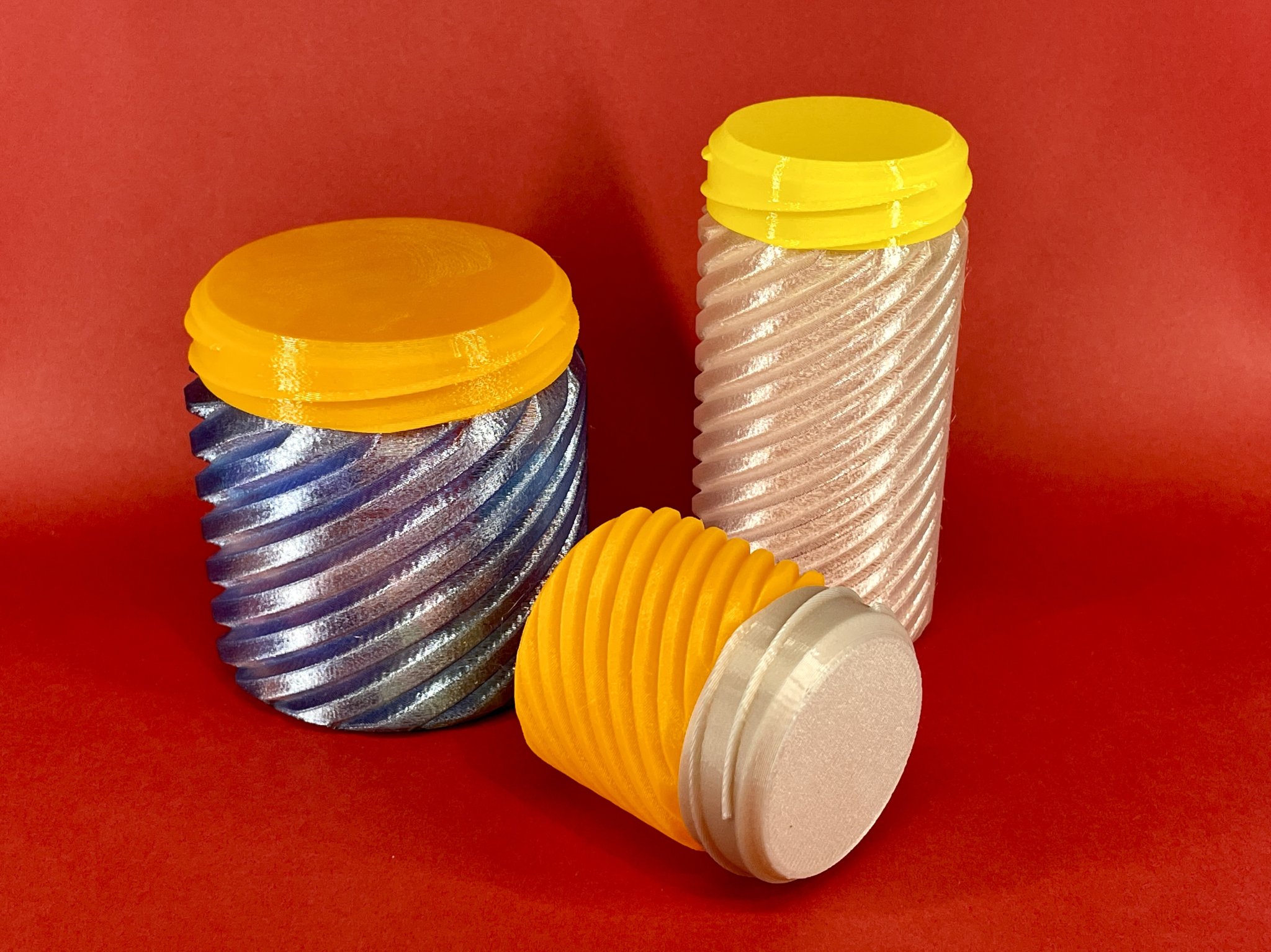 Bình đựng tròn có kết cấu - nắp ren, mô hình tham số