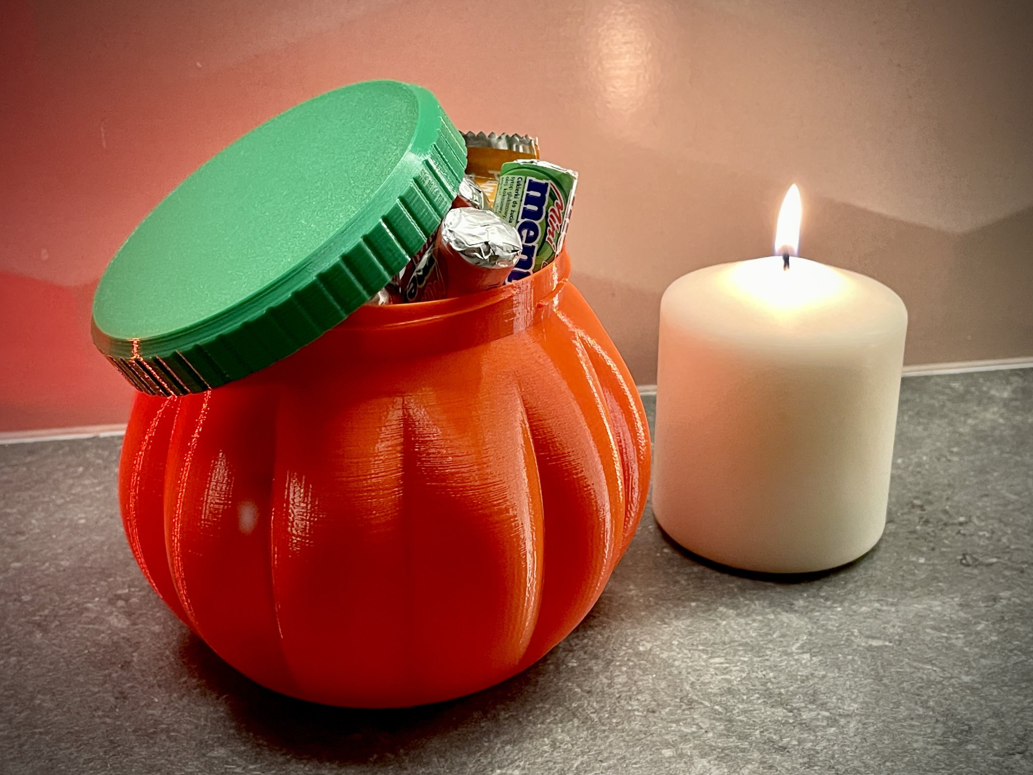 Bình hoa kiểu Halloween với nắp đa dạng kích thước