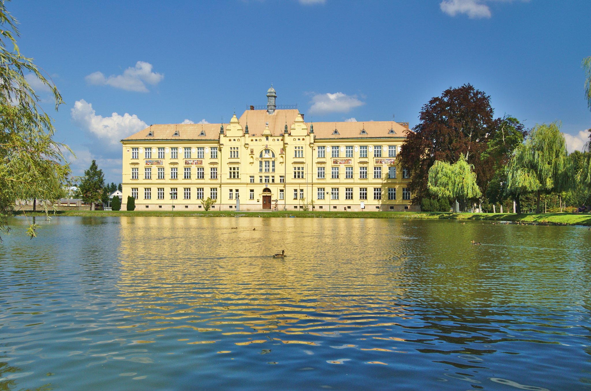 Trường Gymnazium Jana Opletala tại Cộng hòa Séc