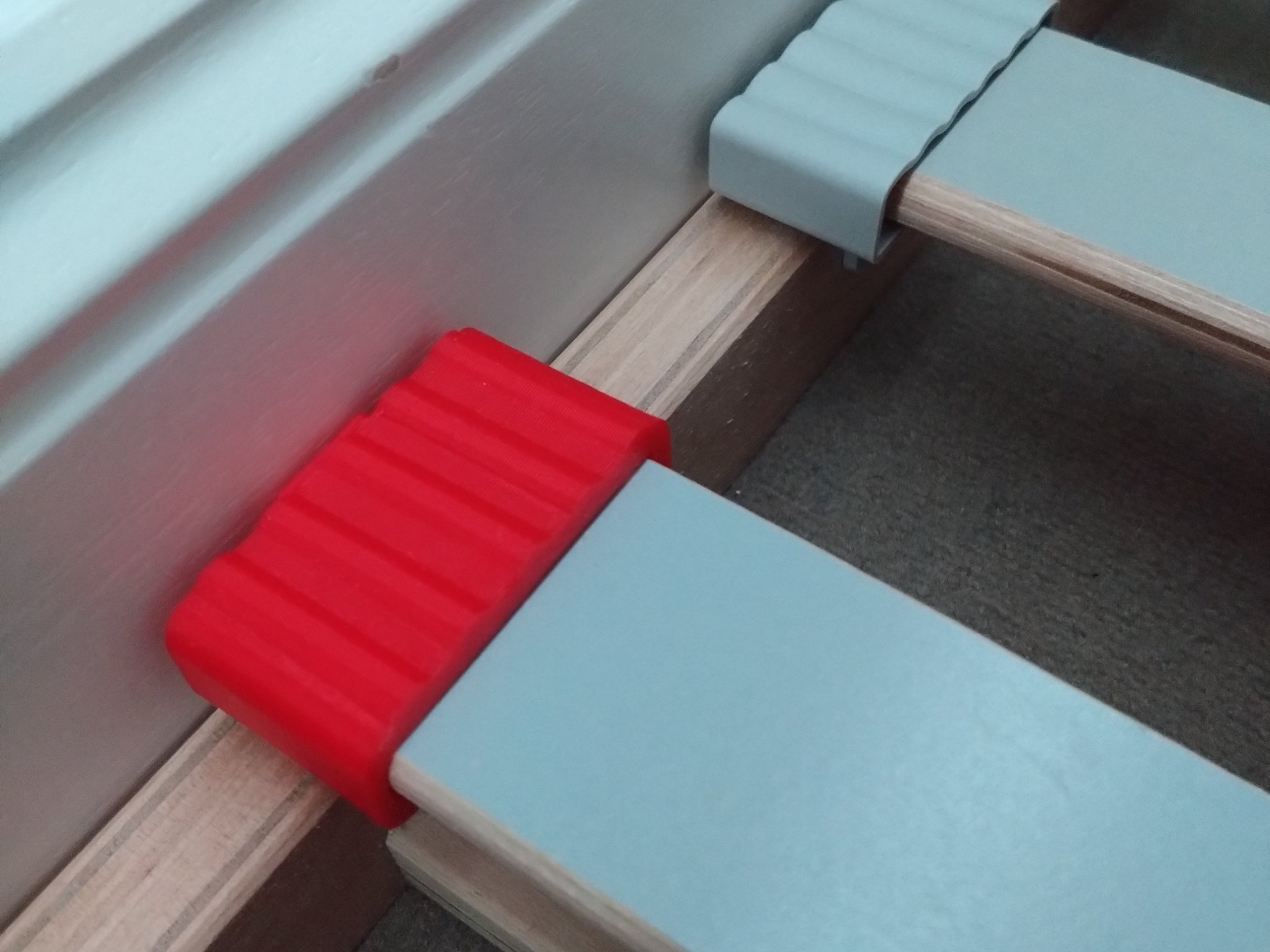 Giá đỡ giường cho tấm gỗ dày 5x1cm