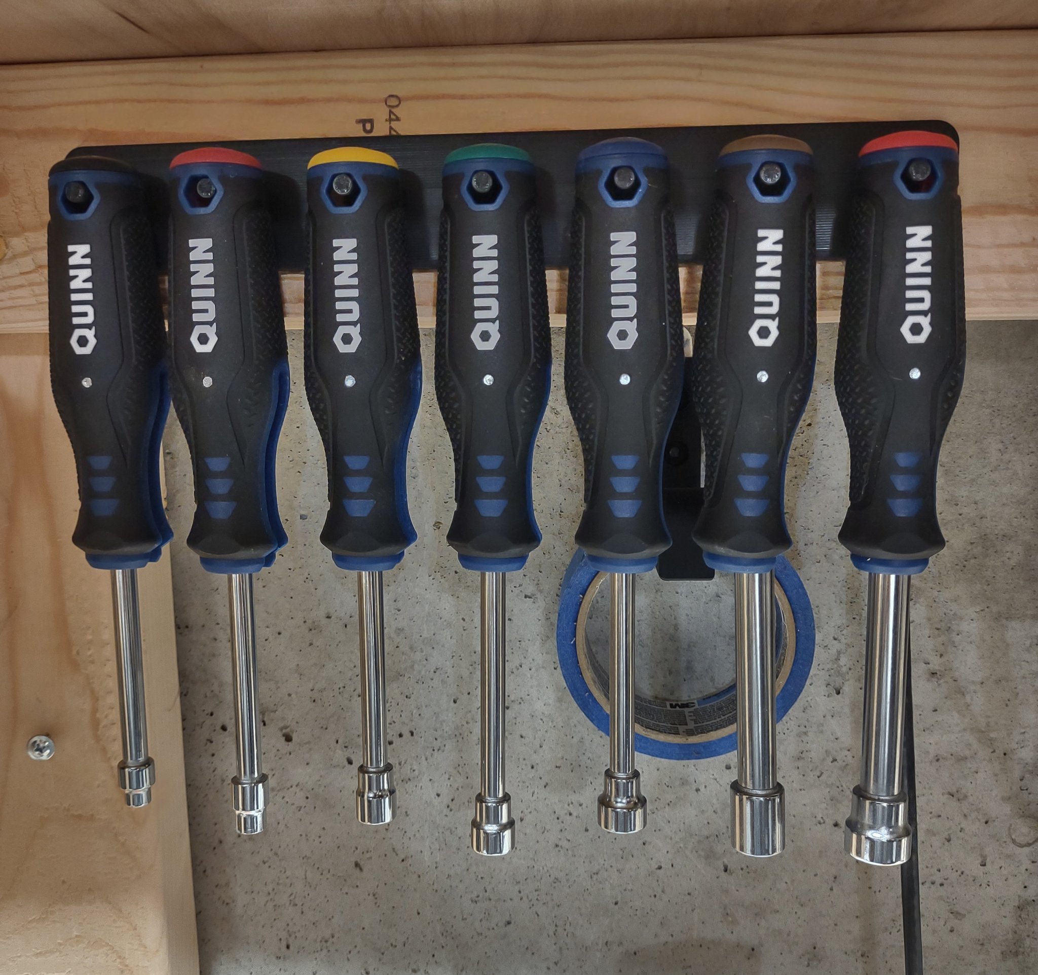 Giá đỡ bộ dụng cụ vặn đai Quinn Nut Driver