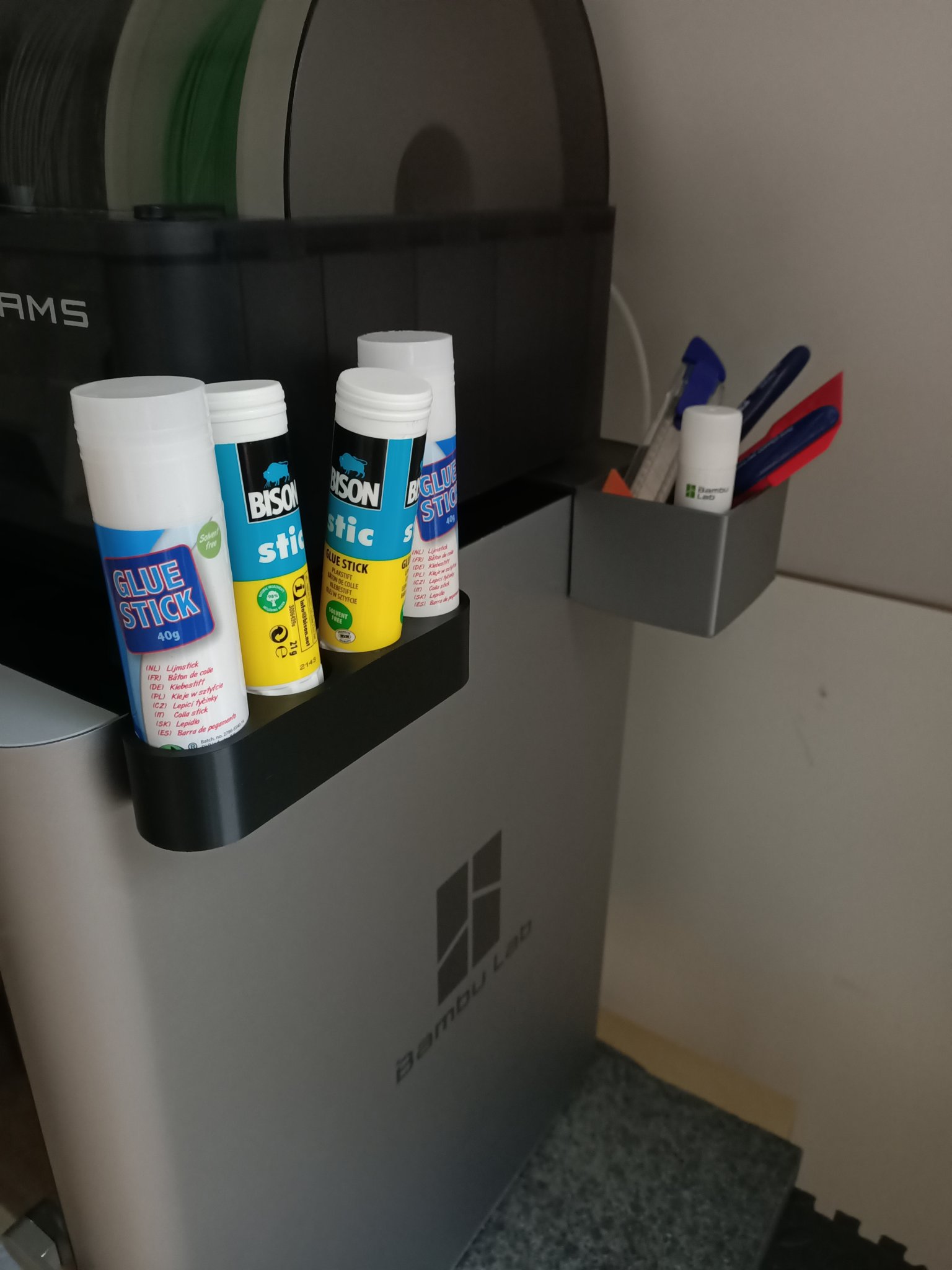 Giá đỡ cho que dán và khay tổ chức Bambulab