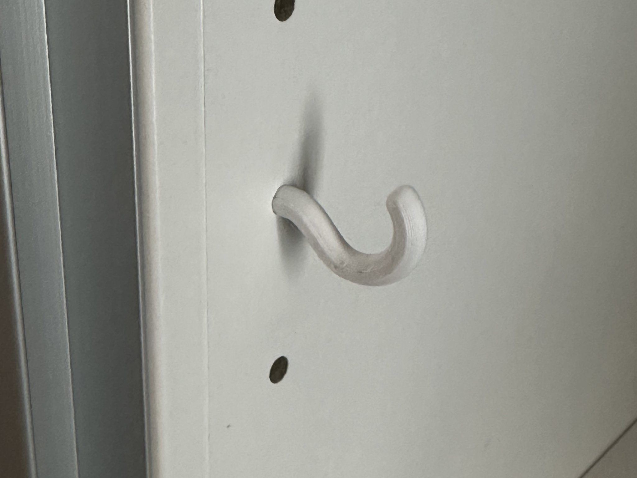 Móc treo Ikea Pax cho tủ quần áo đa năng