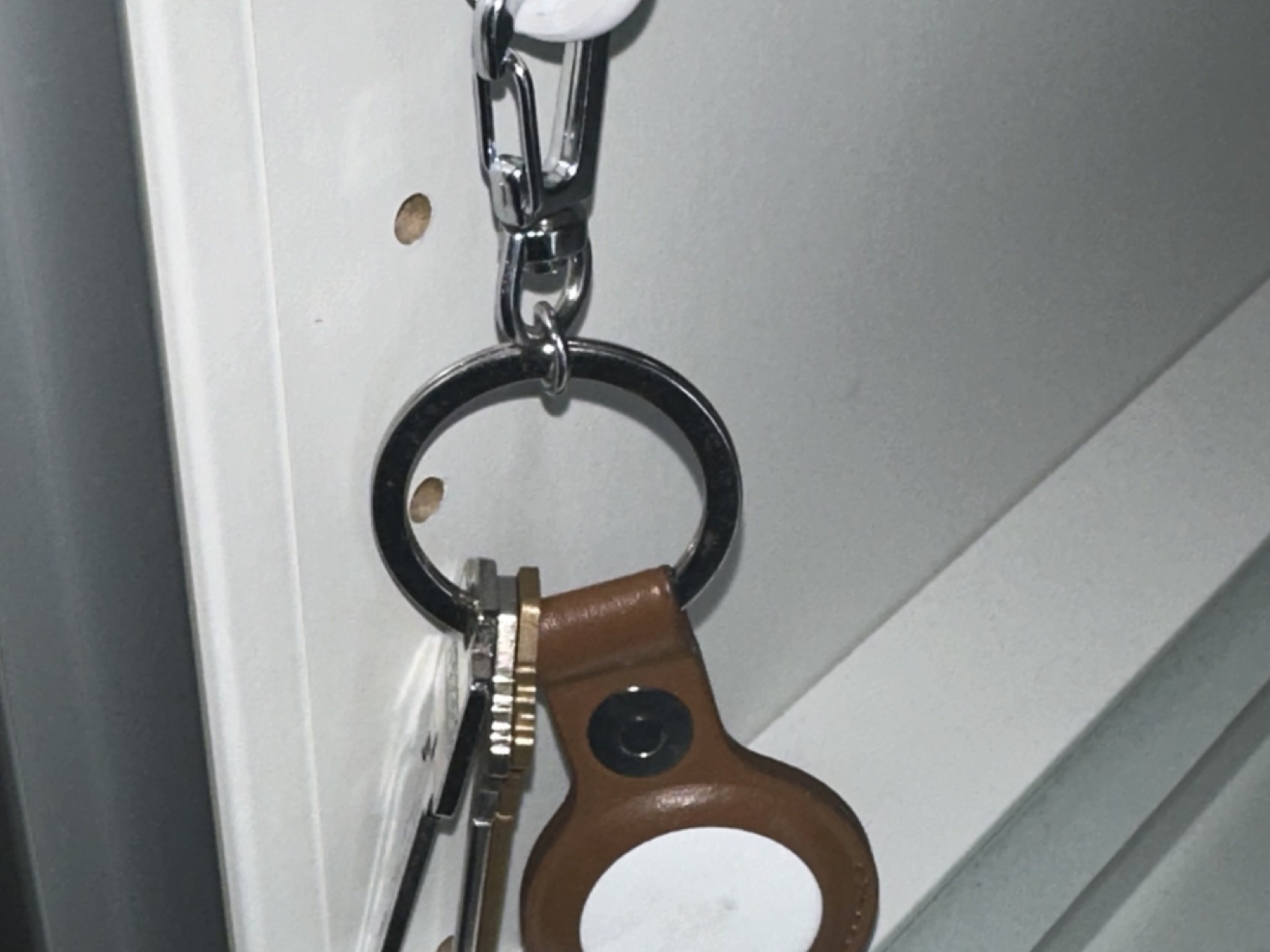 Móc treo Ikea Pax cho tủ quần áo đa năng