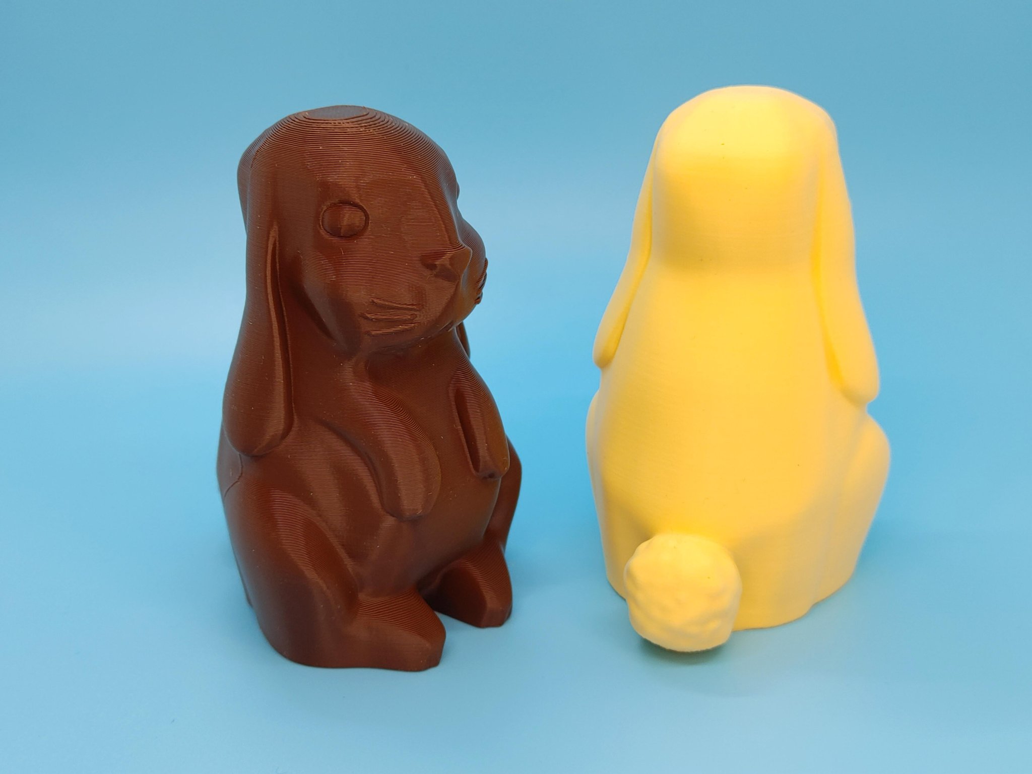 Thỏ dễ thương với tai rủ mùa xuân và lễ Phục sinh