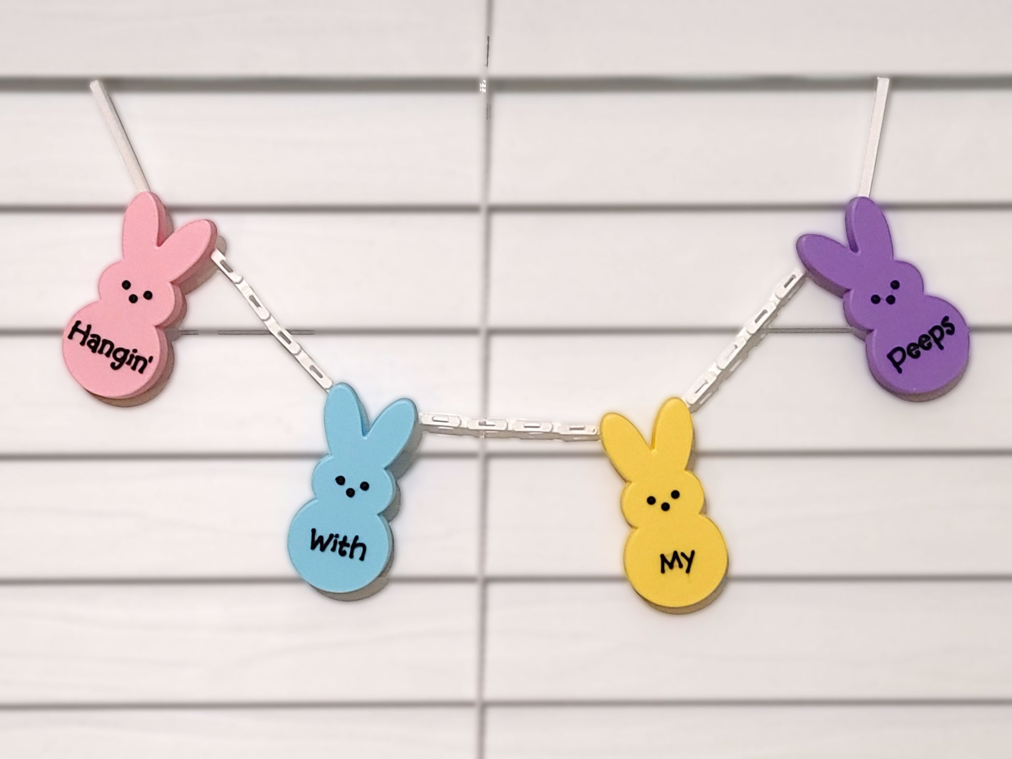 Trang trí treo mùa xuân với nhân vật thỏ đáng yêu