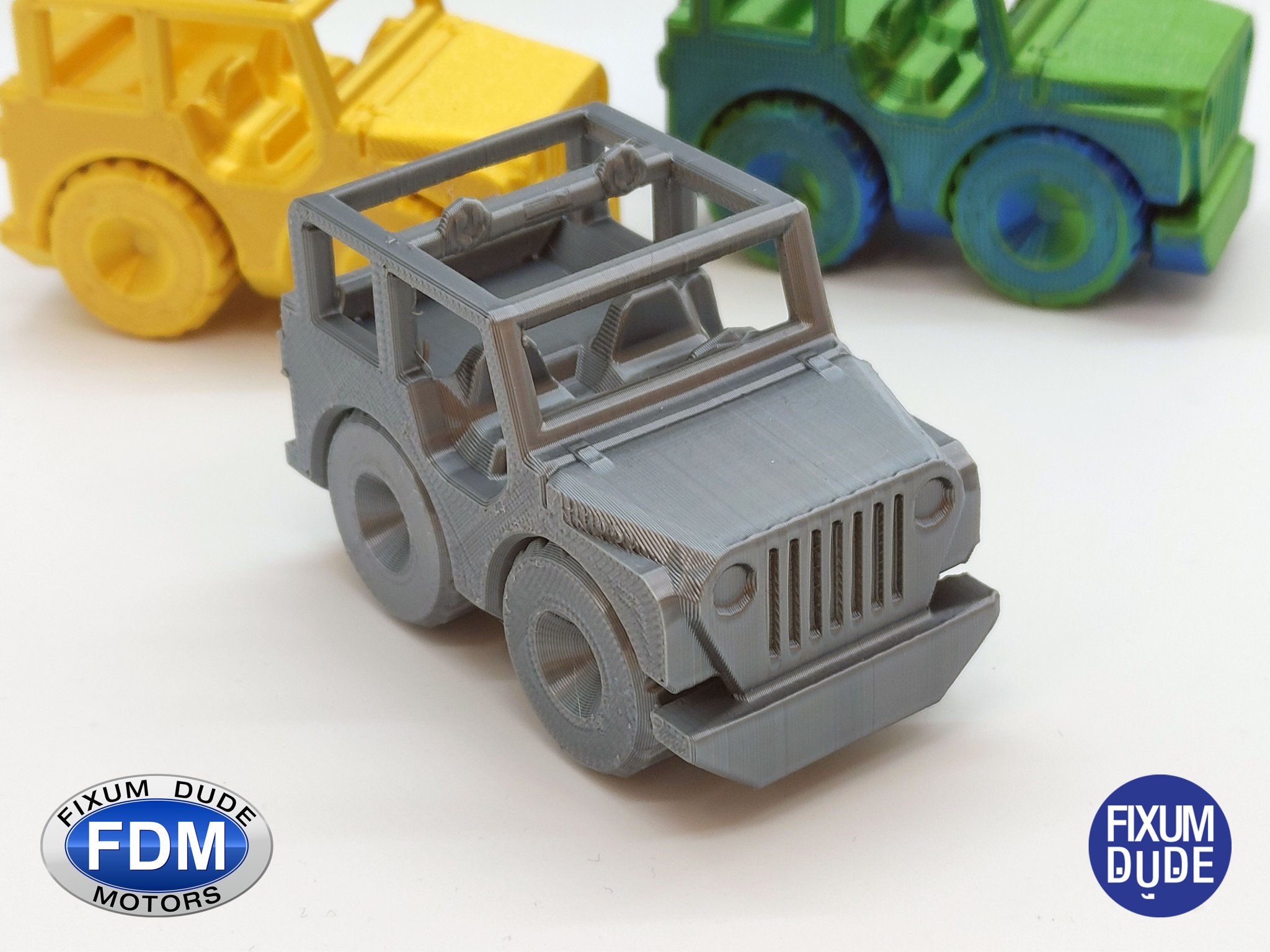 Xe Jeep in tại chỗ Fixum Dude Motors với bánh xe xoay