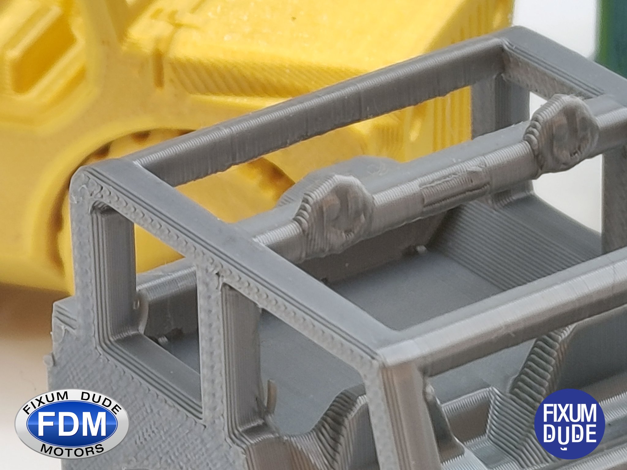 Xe Jeep in tại chỗ Fixum Dude Motors với bánh xe xoay