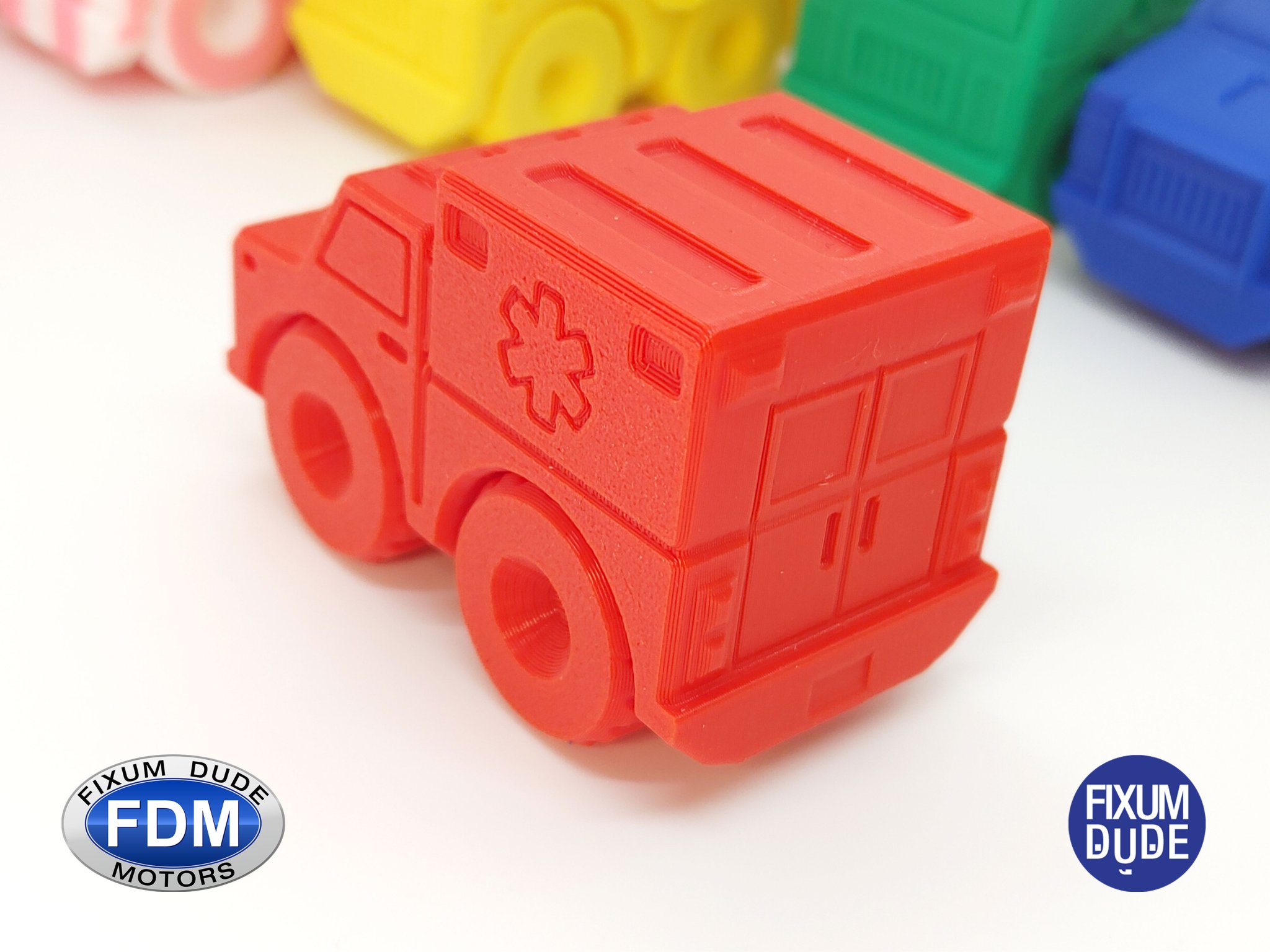 Xe cứu thương in tại chỗ Fixum Dude Motors với bánh xe xoay