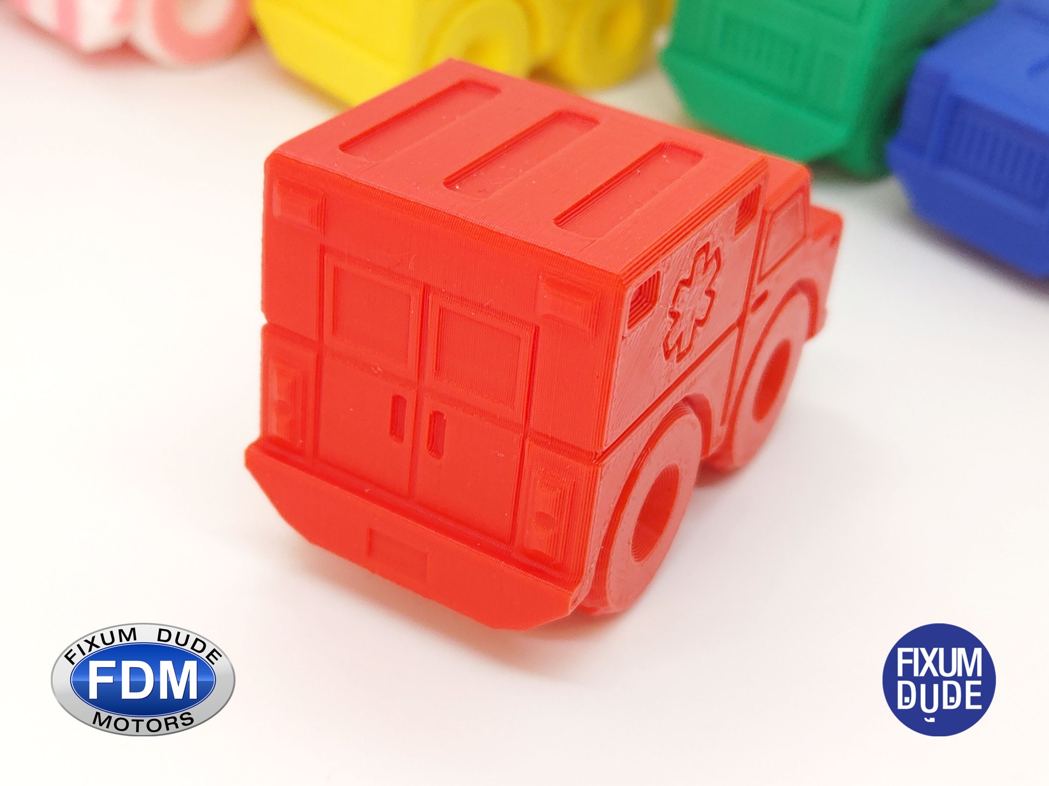 Xe cứu thương in tại chỗ Fixum Dude Motors với bánh xe xoay