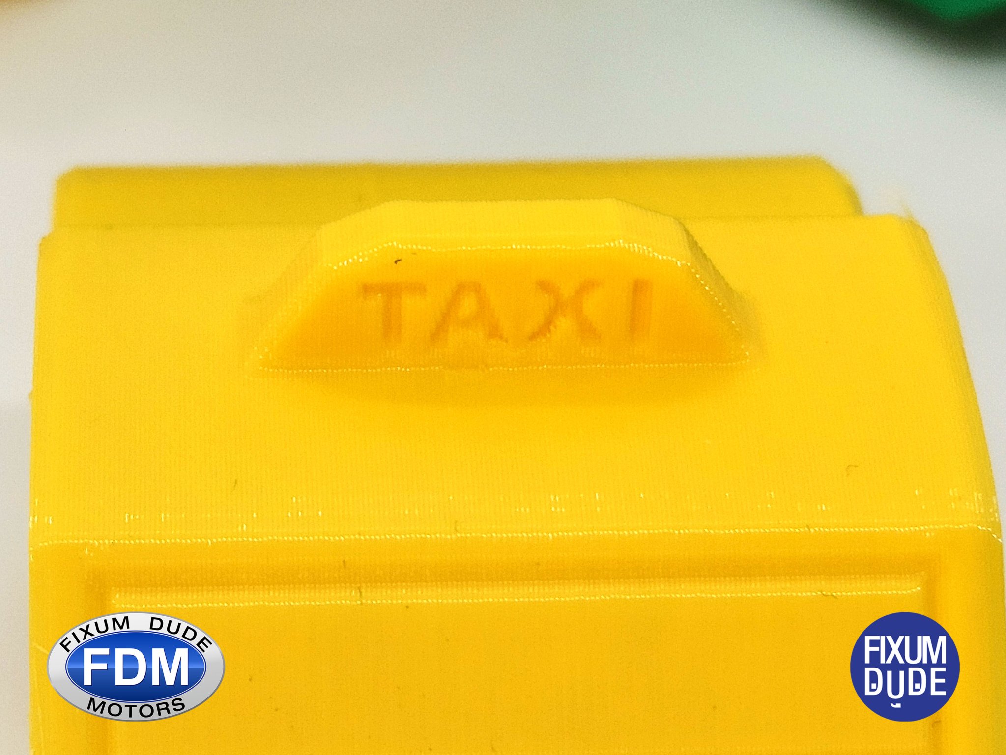 Taxi Cab in Place với Bánh Xe Quay từ Fixum Dude Motors