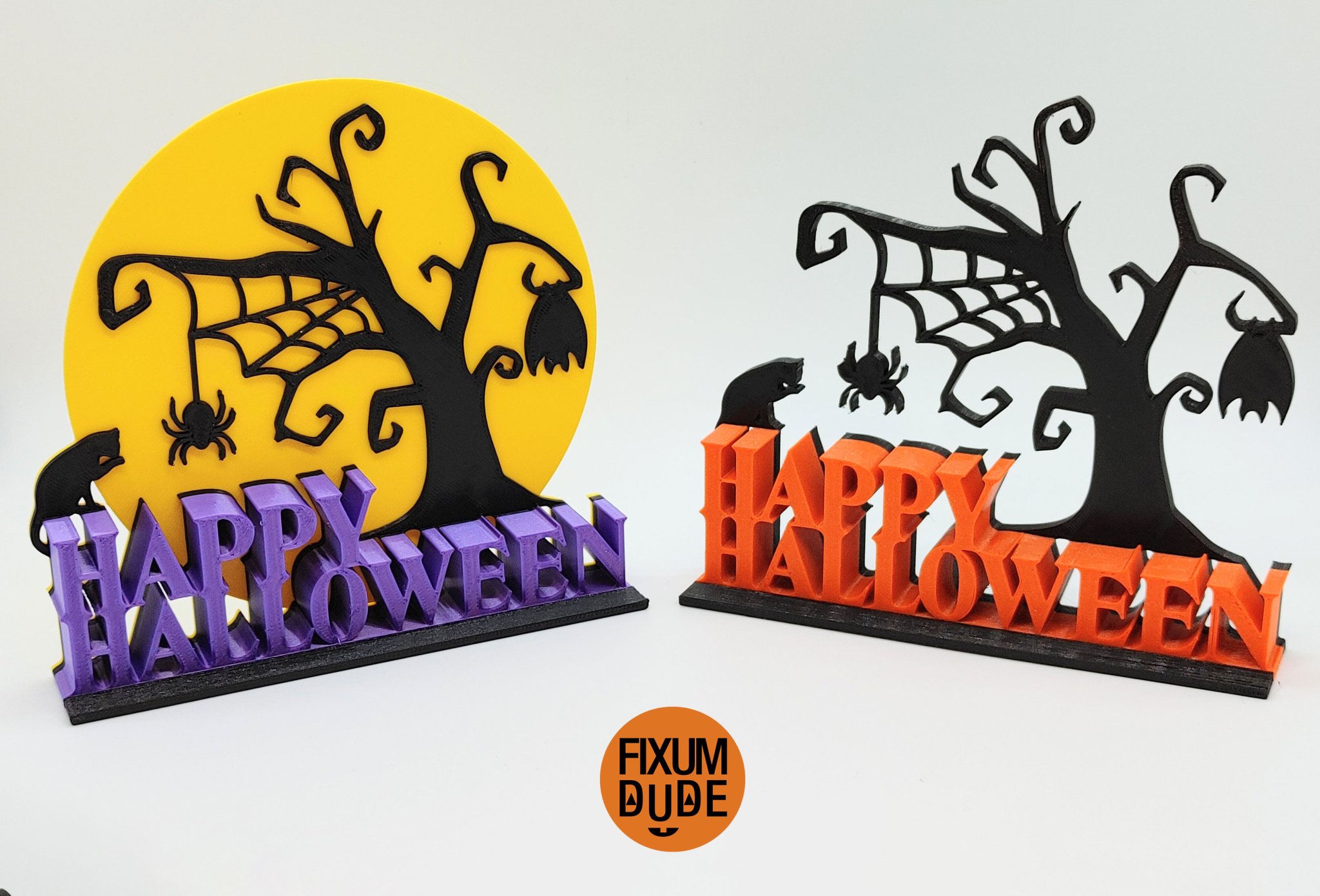 Trang trí bàn Halloween với mèo, nhện và dơi trên cây ma quái