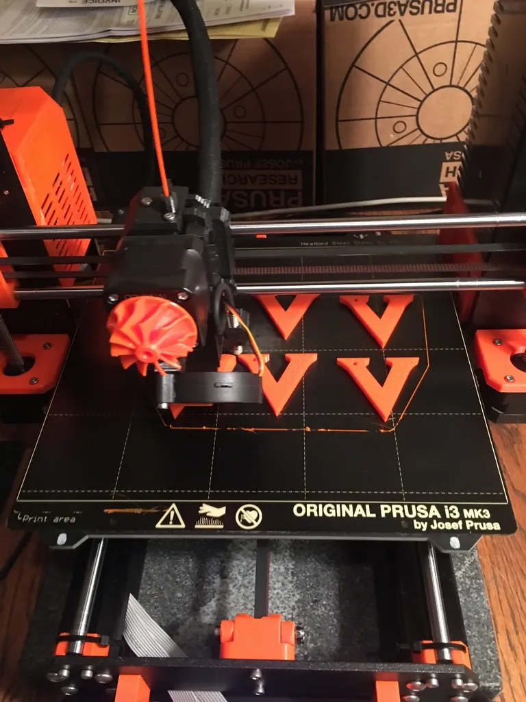 Móc khóa hình chữ 'V' của UVA Virginia