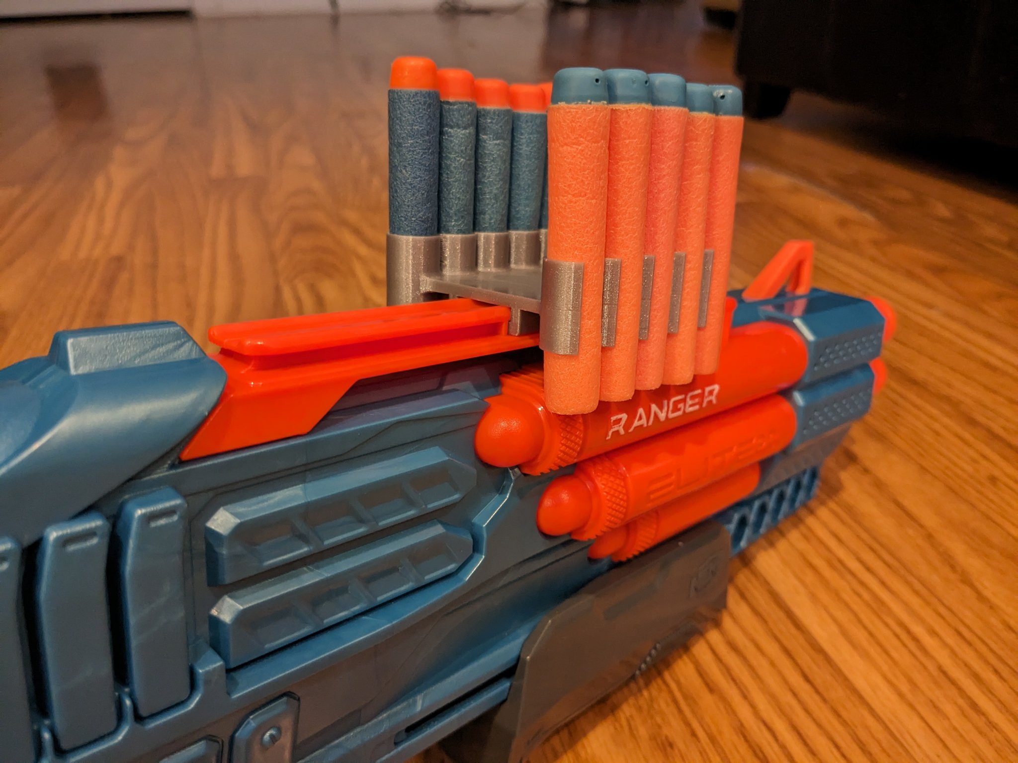 Giá đỡ 10 viên đạn cho súng Nerf trên ray chiến thuật