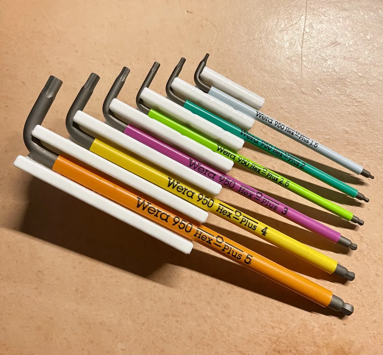 Giá đỡ từ tính cho bộ chìa khóa Allen Wera trên bảng ghim Skadis