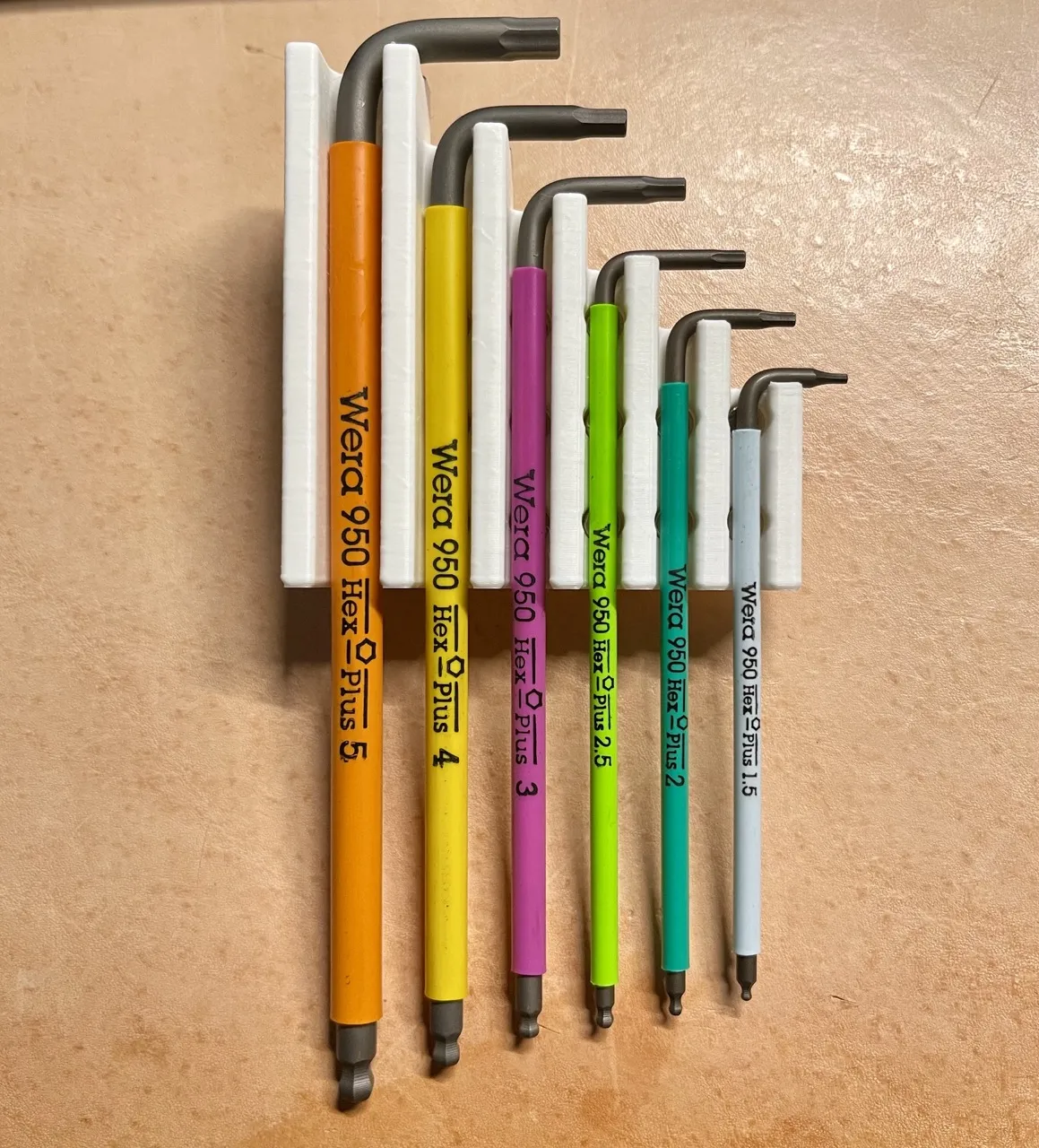 Giá đỡ từ tính cho bộ chìa khóa Allen Wera trên bảng ghim Skadis