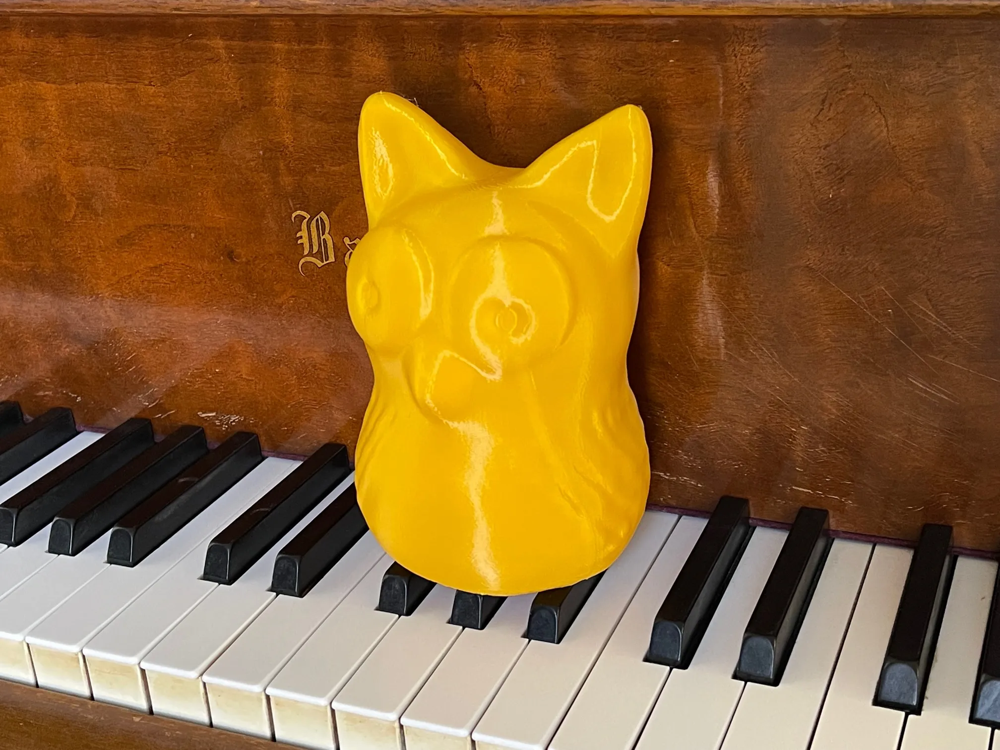 Cú vàng may mắn làm từ đất sét thời tiểu học