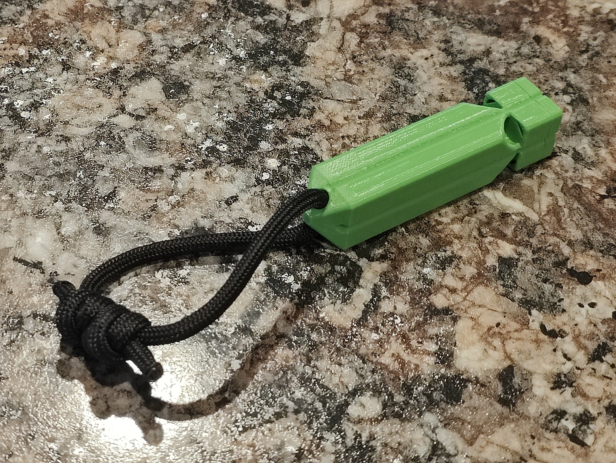 Còi an toàn nhỏ gắn chìa khóa