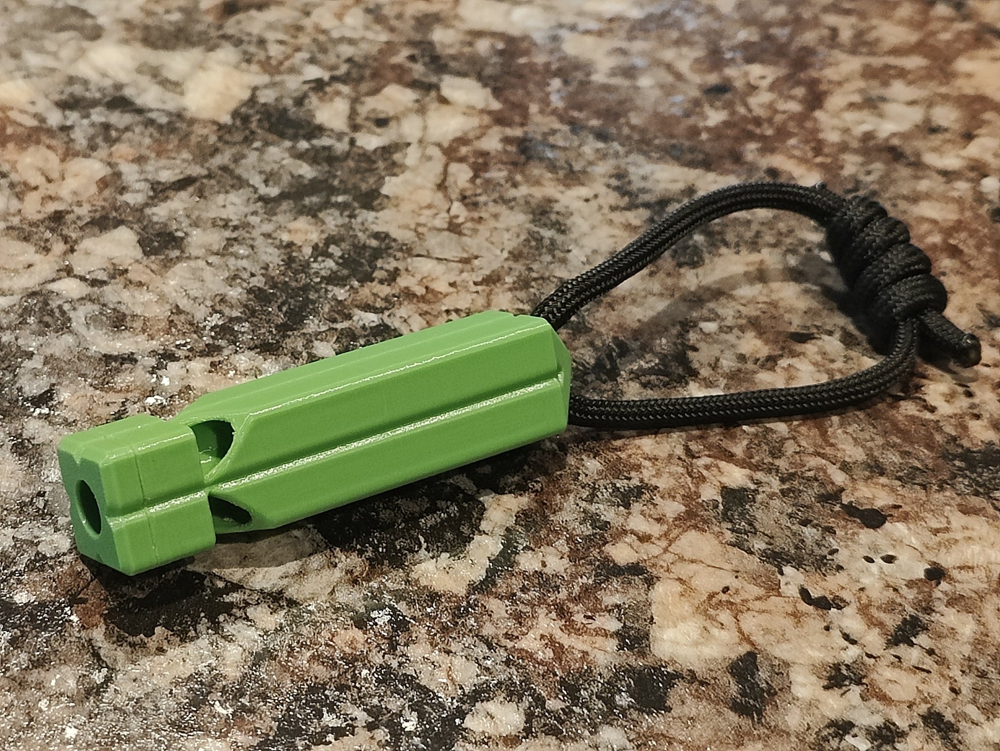 Còi an toàn nhỏ gắn chìa khóa