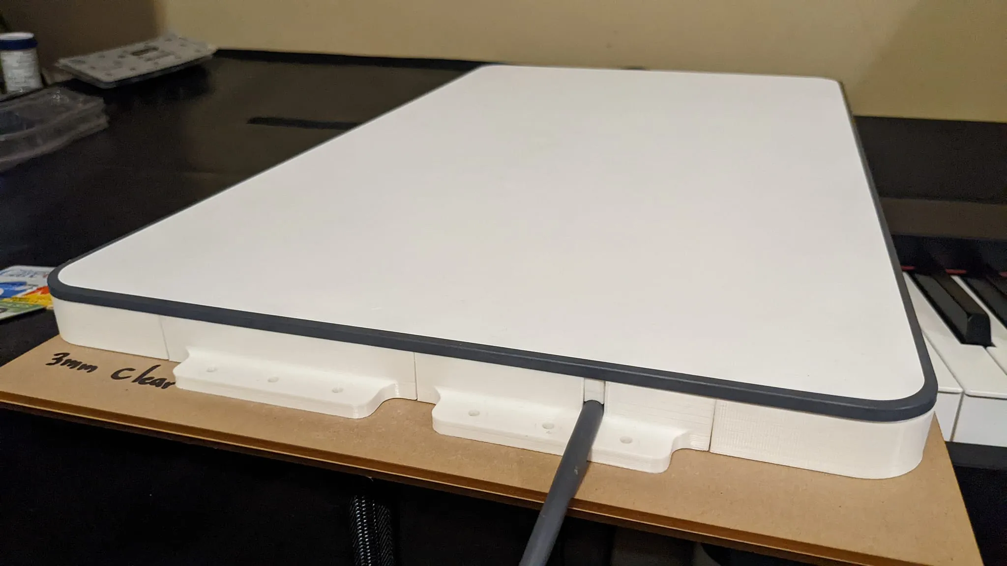 Giá đỡ phẳng cho Dishy hình chữ nhật của Starlink