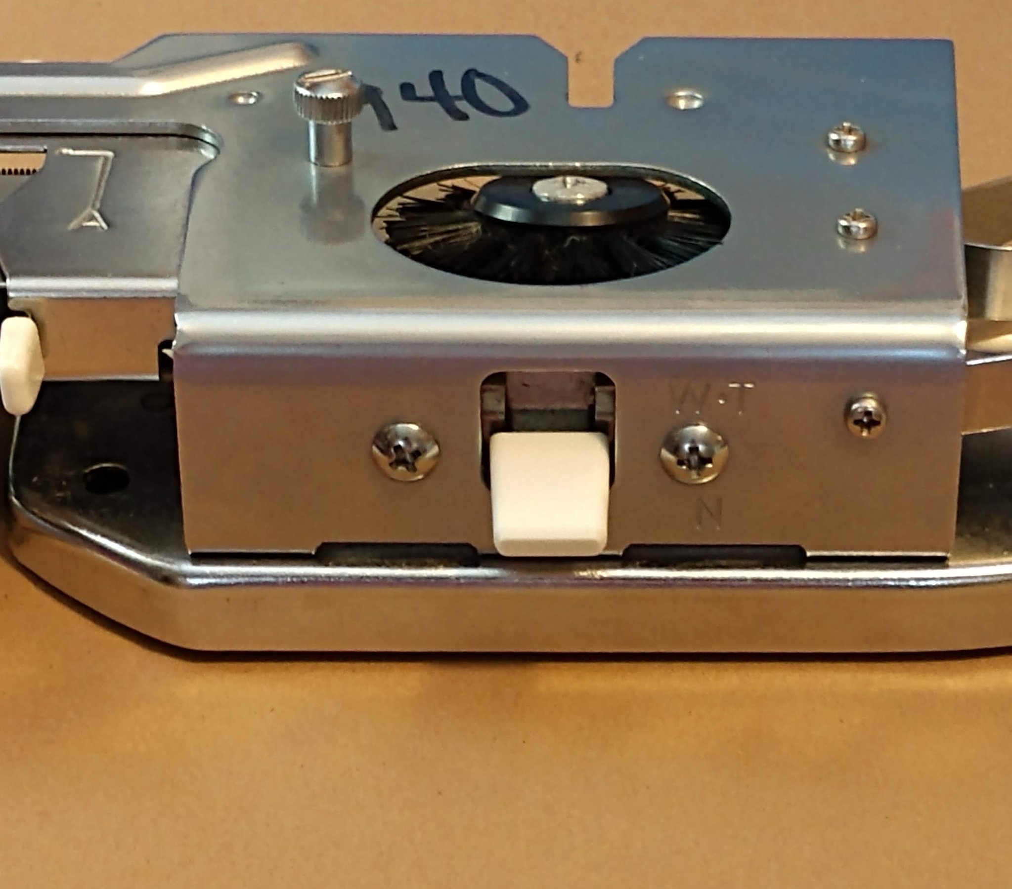 Nắp che cần dệt cho máy đan Brother tiêu chuẩn