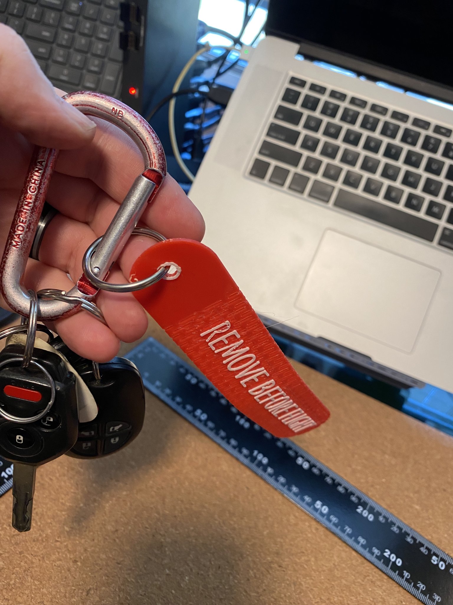 Thẻ chìa khóa linh hoạt "REMOVE BEFORE FLIGHT