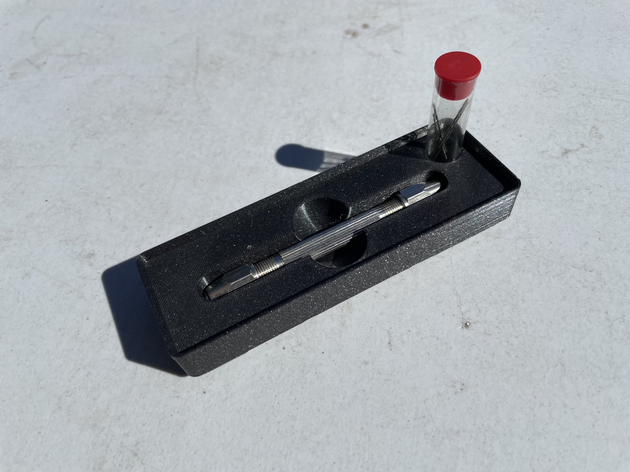 Giá đỡ kẹp pin Testors 50629C với 6 mũi khoan