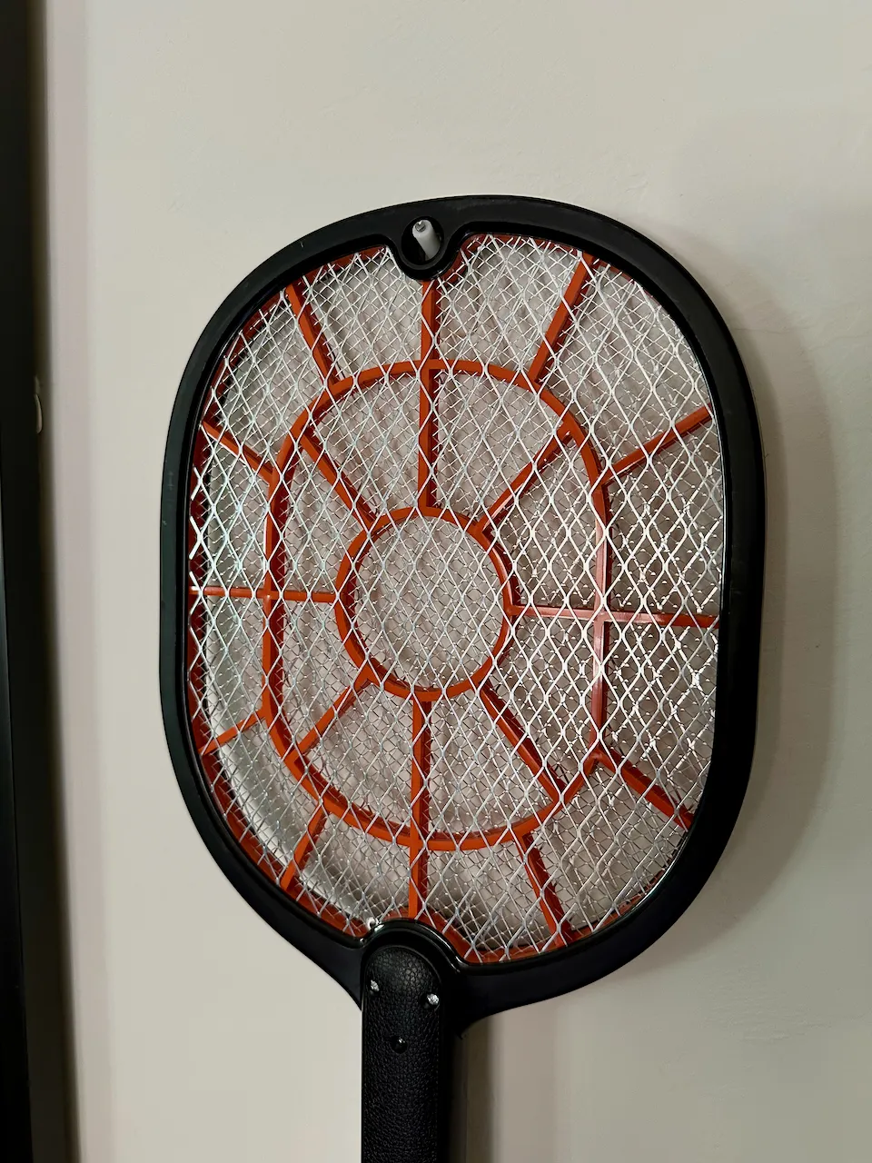 Móc treo tường bằng đinh hoàn thiện chắc chắn