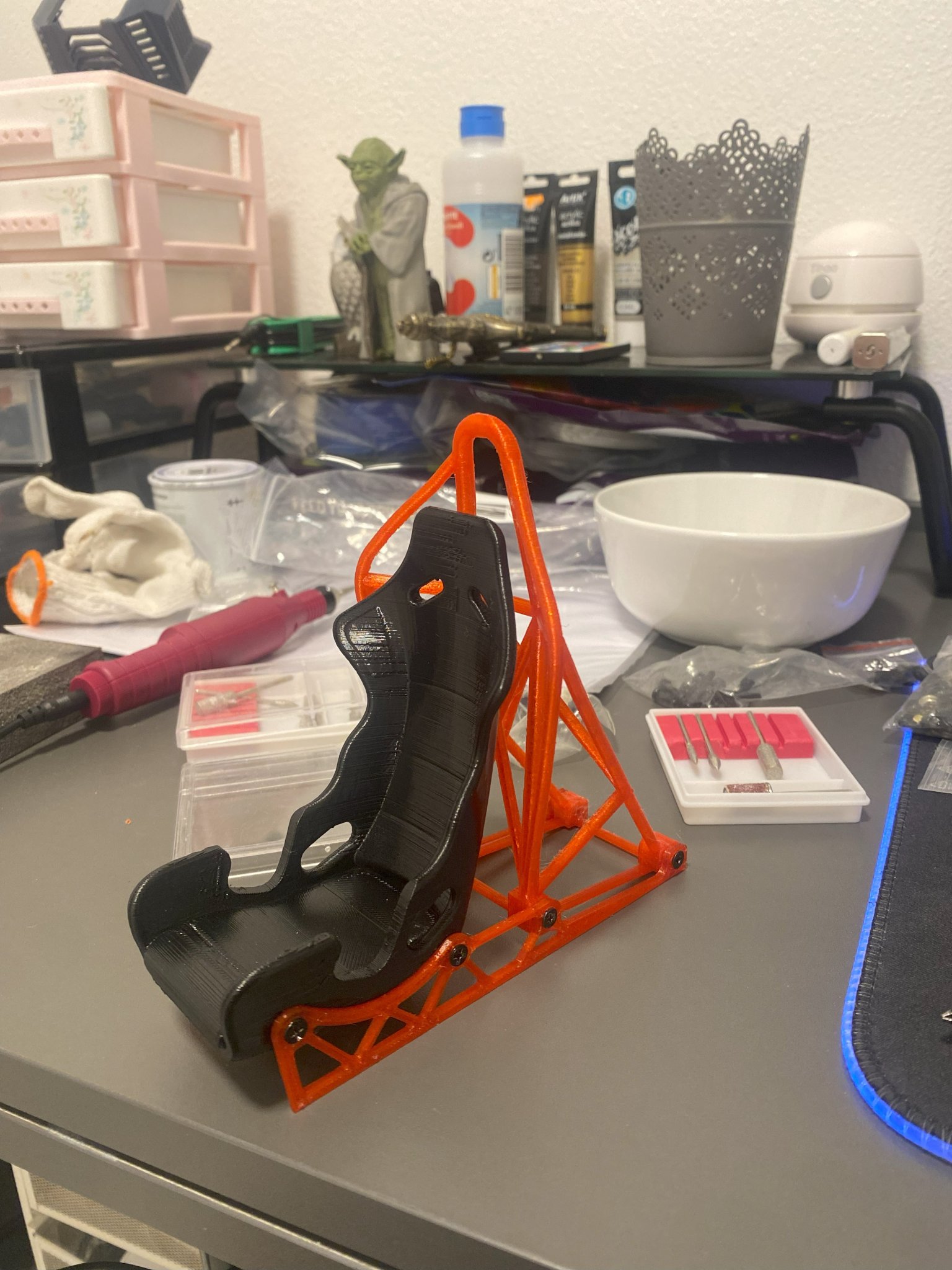 Giá đỡ smartphone với cấu trúc chắc chắn