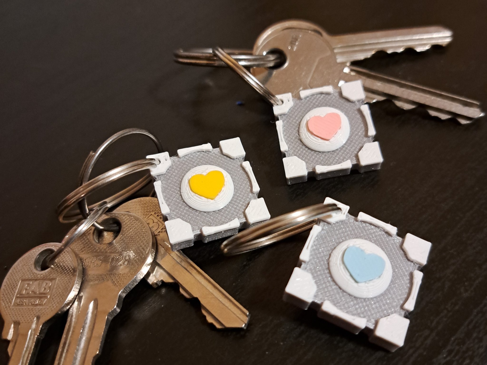 Khối vuông đồng hành giúp nhận diện chìa khóa