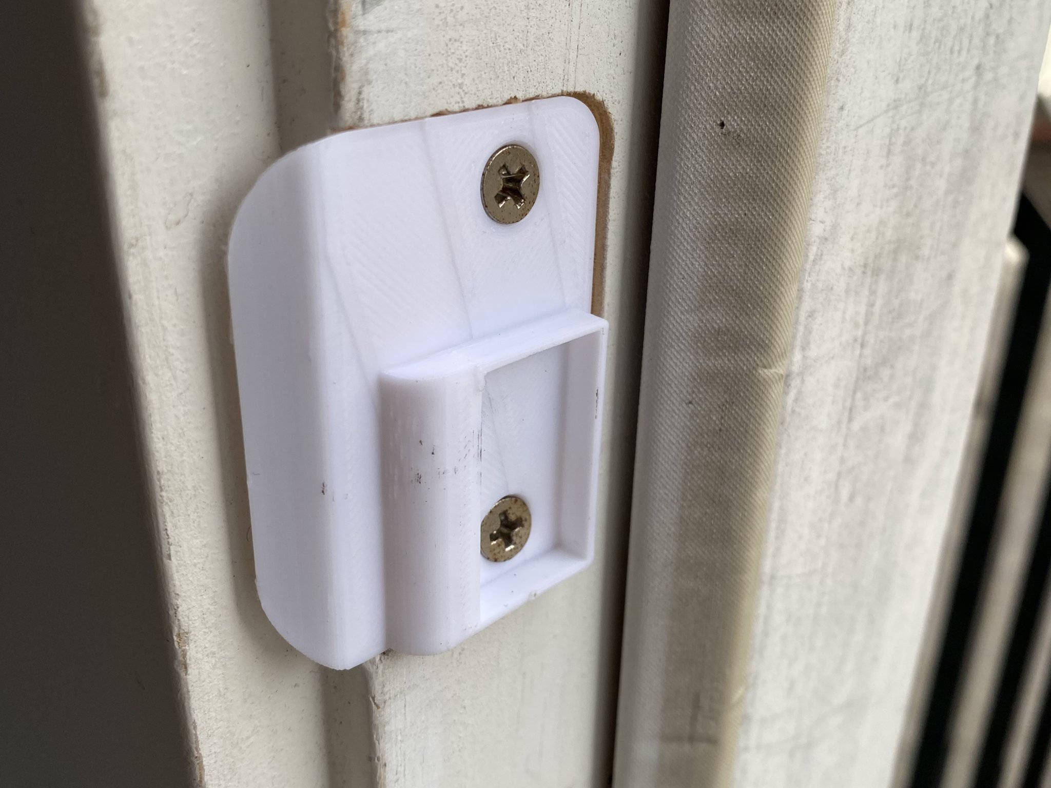 Bảng chặn cửa tùy chỉnh cho cửa bị lệch