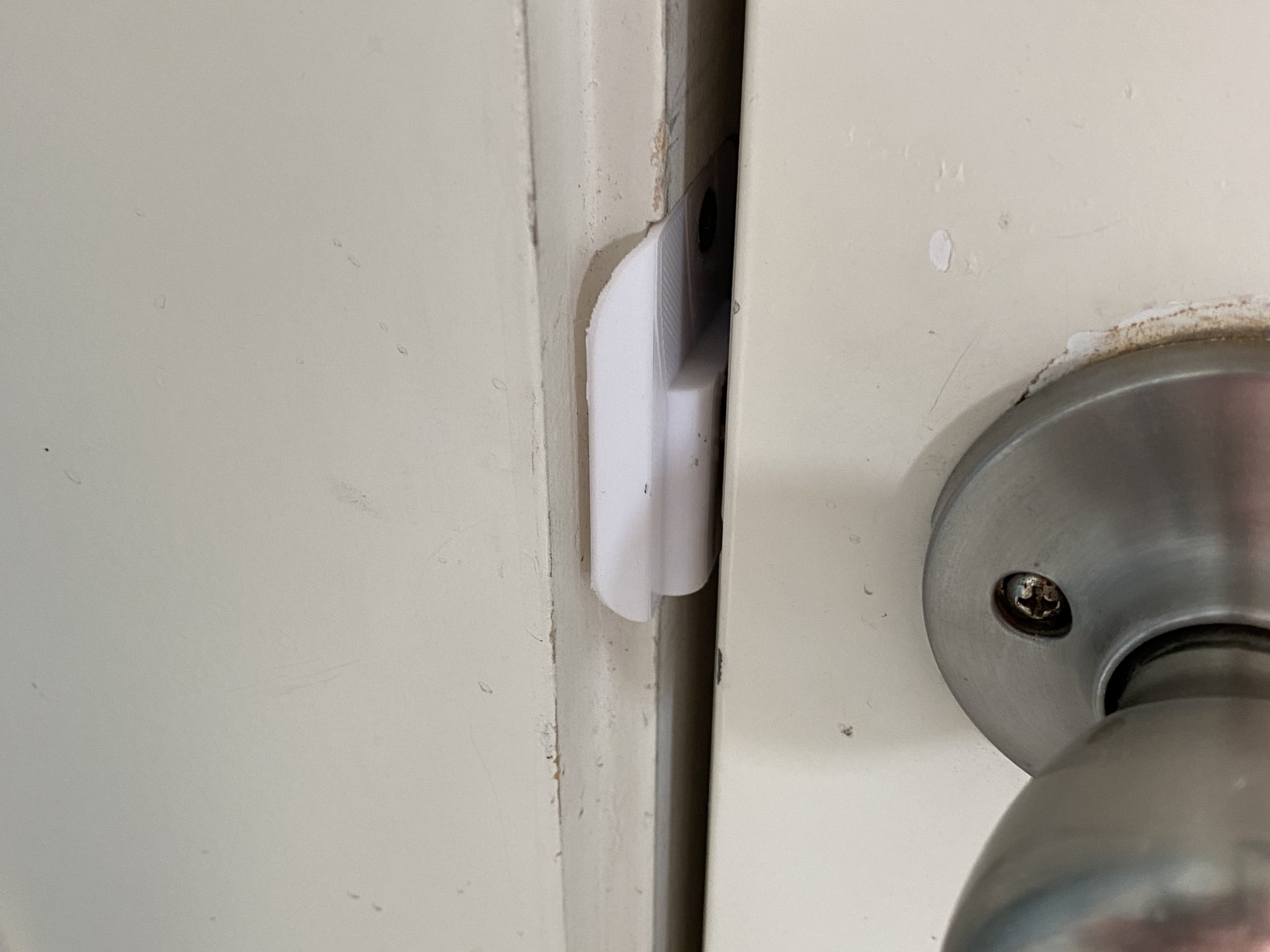 Bảng chặn cửa tùy chỉnh cho cửa bị lệch