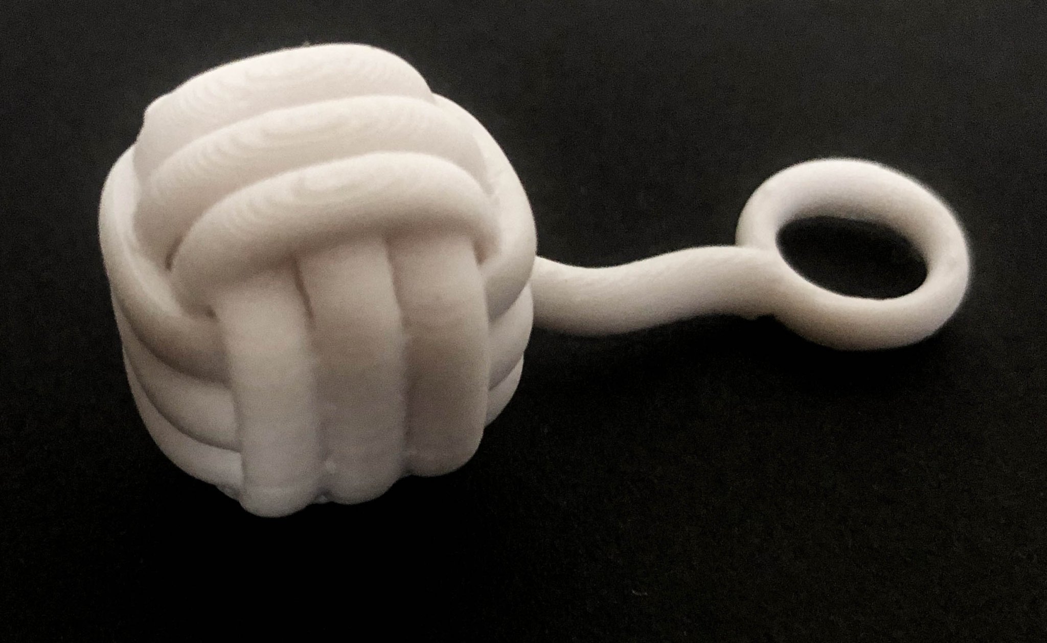 Móc khóa hình nắm đấm khỉ in được v1