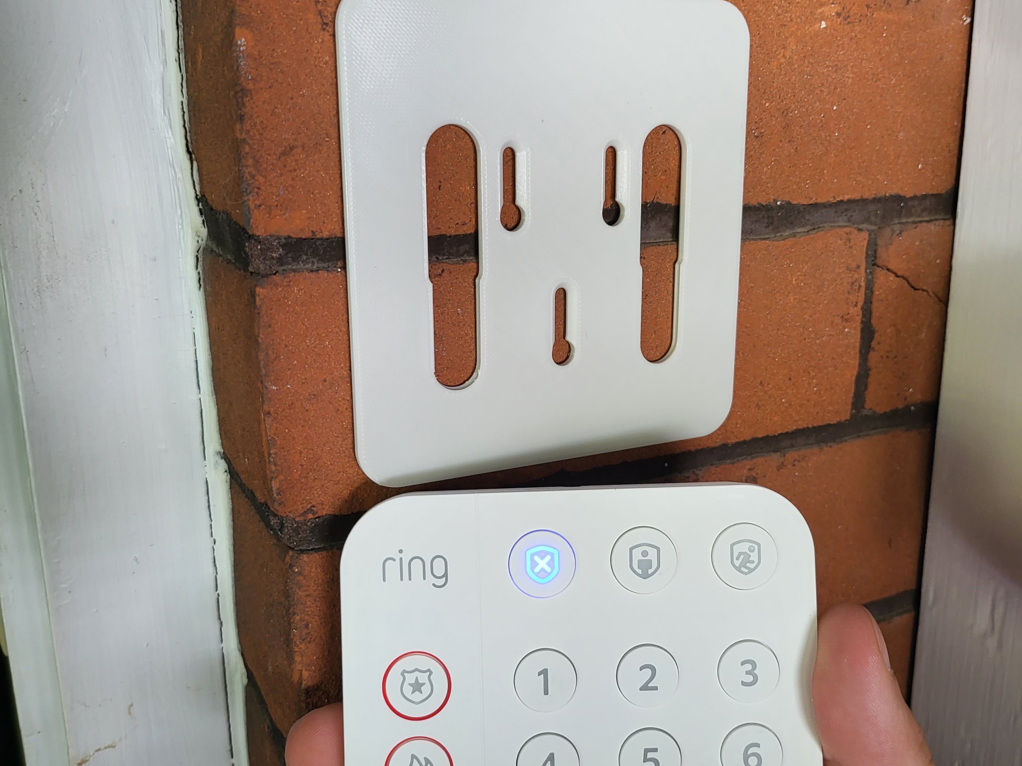 Giá đỡ tường cho bàn phím Ring Alarm (Gen 2)