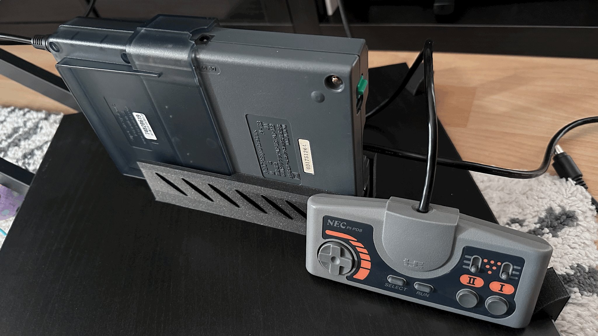 Giá đỡ đứng cho PC Engine Core GrafX với Super SD System 3