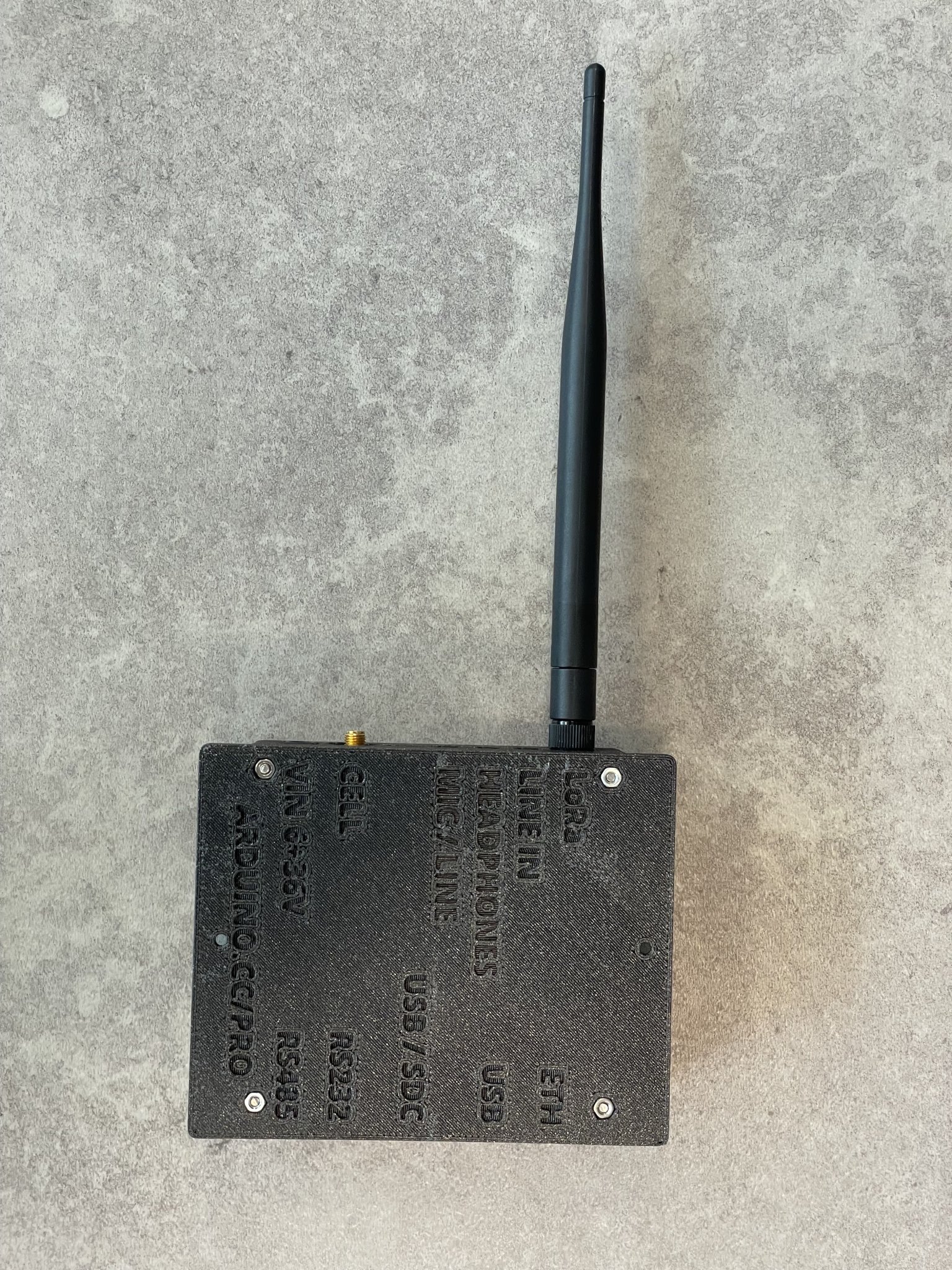 Vỏ bảo vệ cho Arduino Max Carrier với lỗ gắn kết