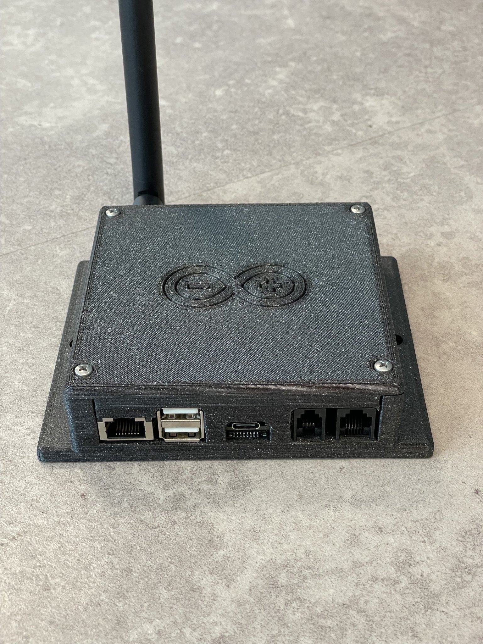 Vỏ bảo vệ cho Arduino Max Carrier với lỗ gắn kết